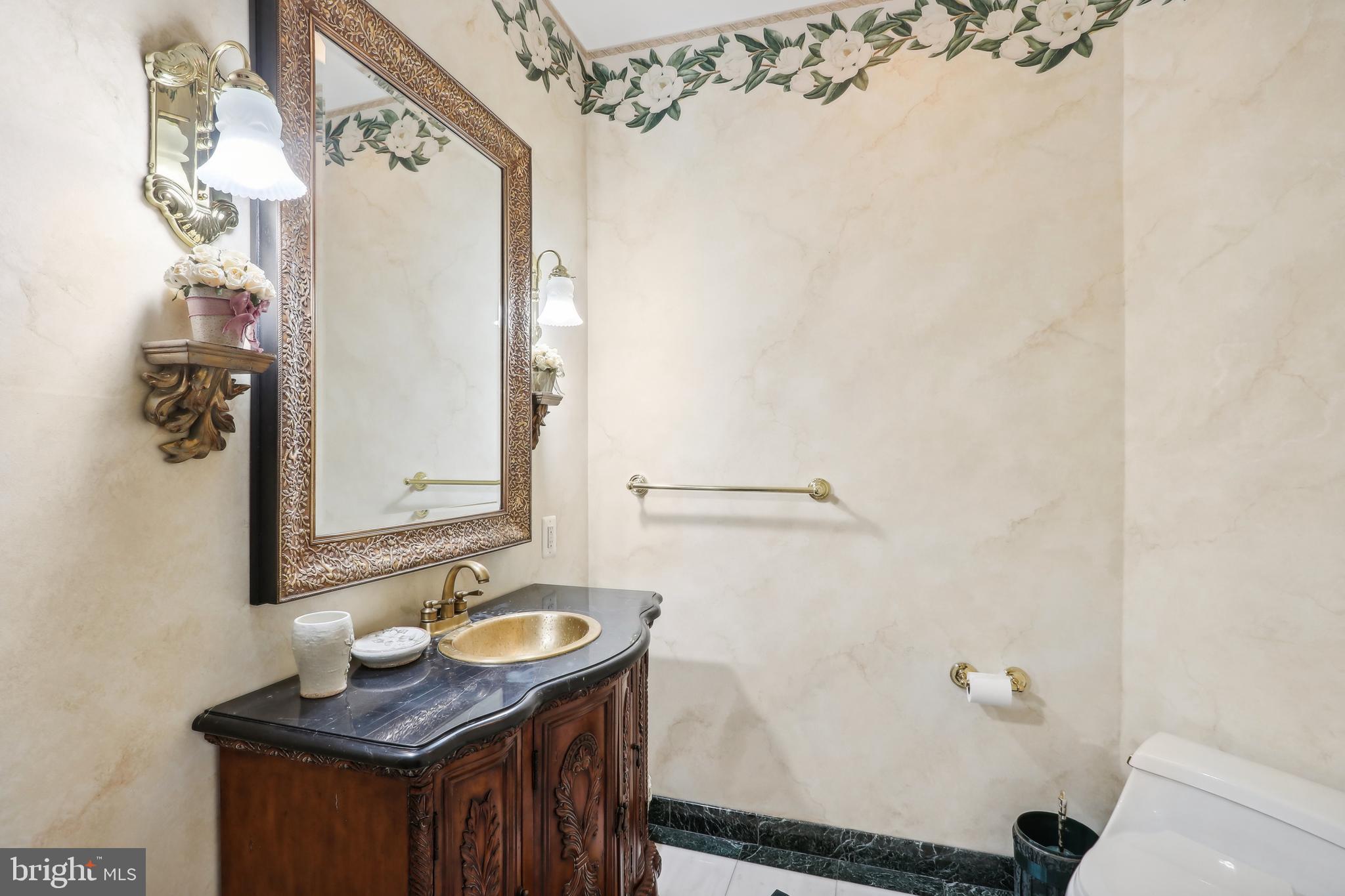 RADNOR HUNT - Residential