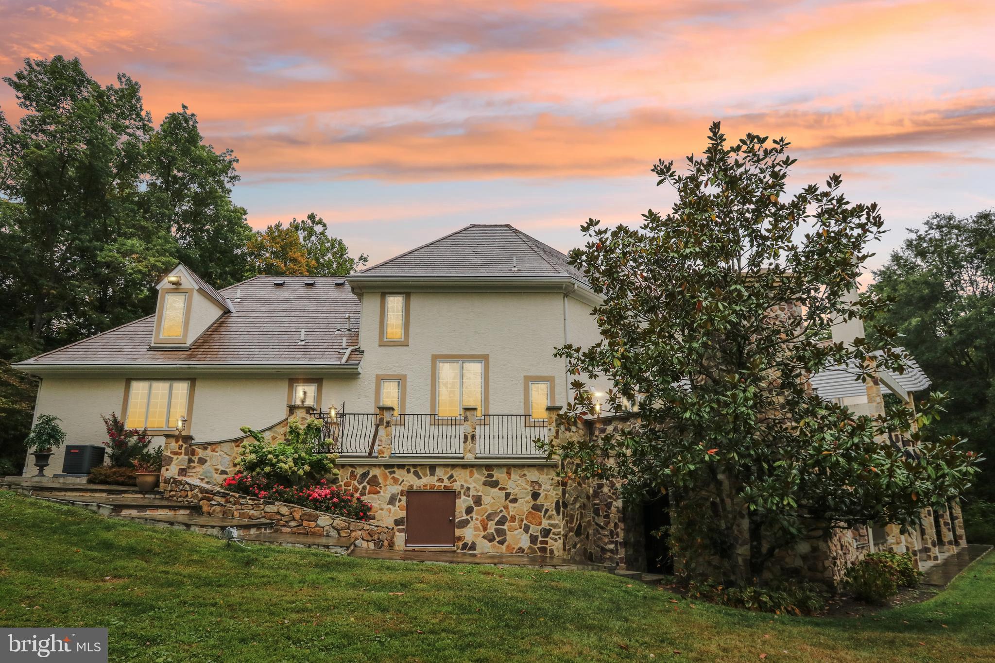 RADNOR HUNT - Residential