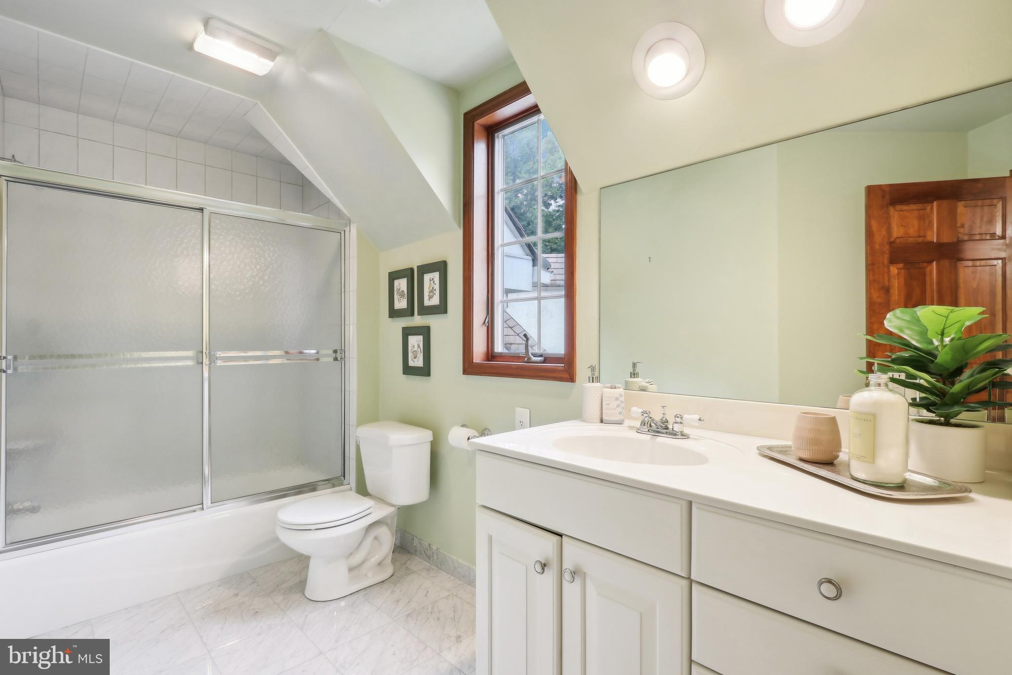 RADNOR HUNT - Residential