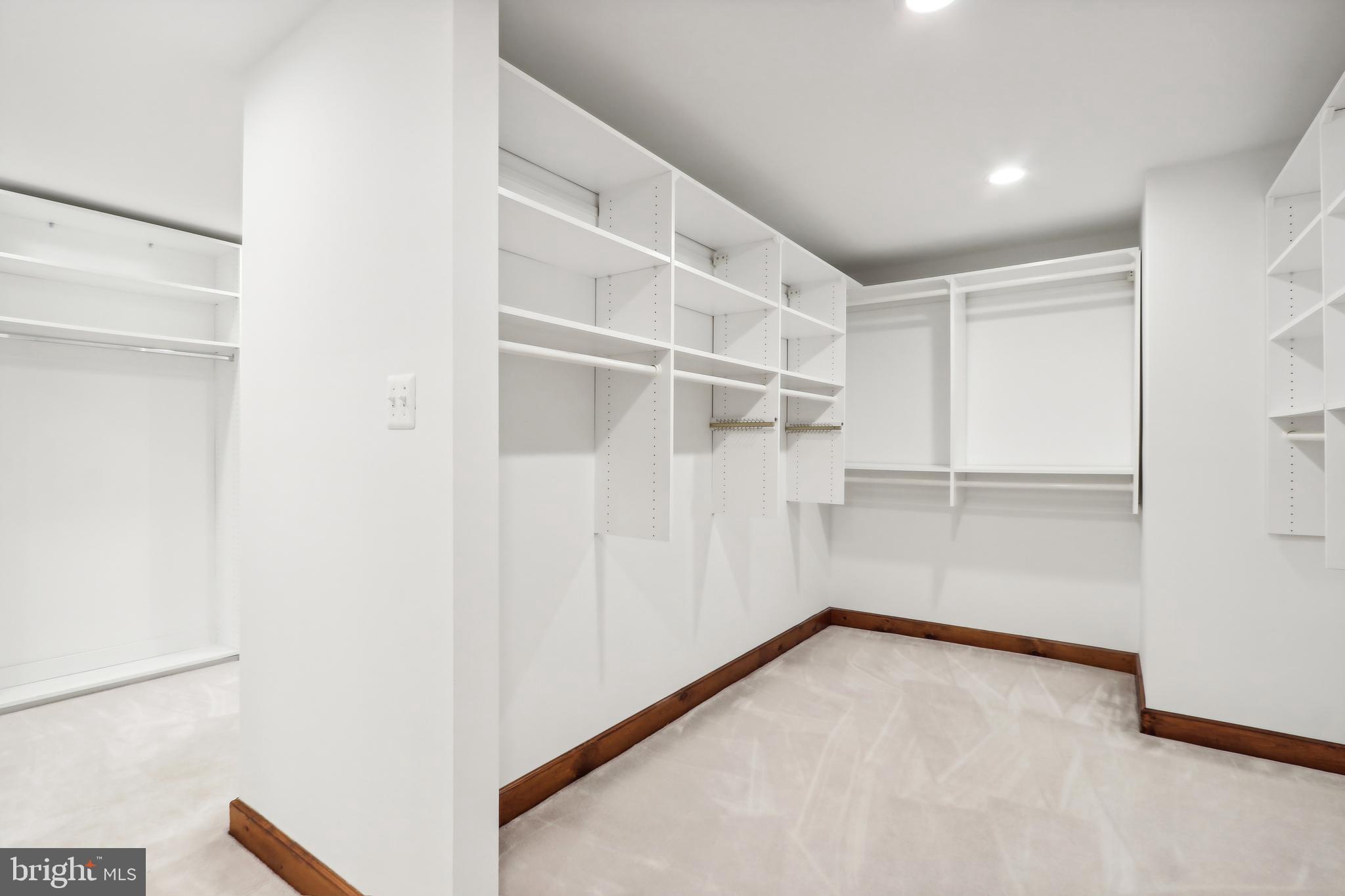 RADNOR HUNT - Residential