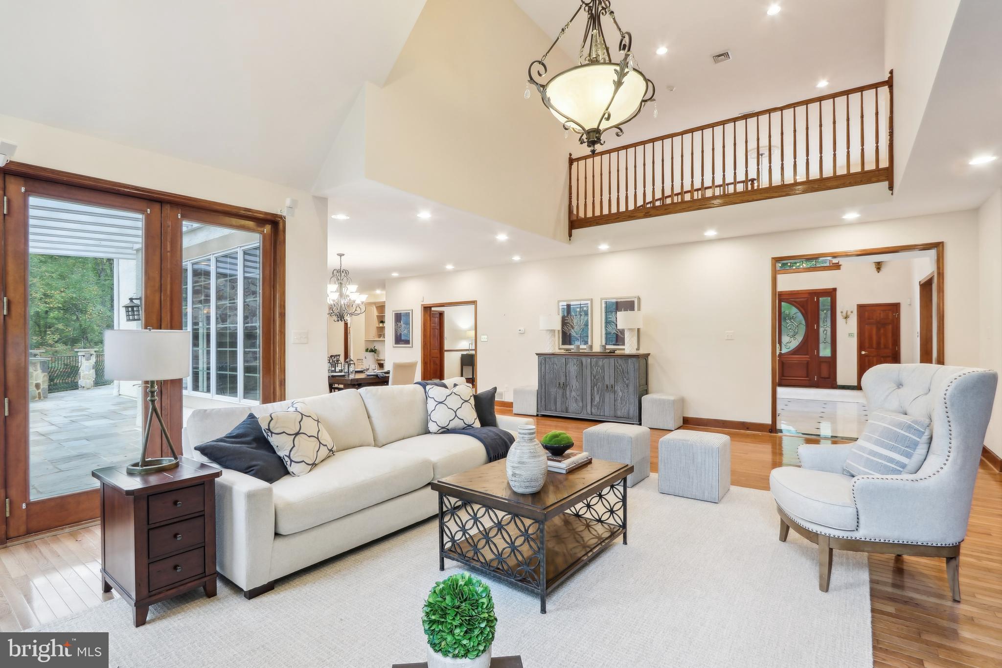 RADNOR HUNT - Residential