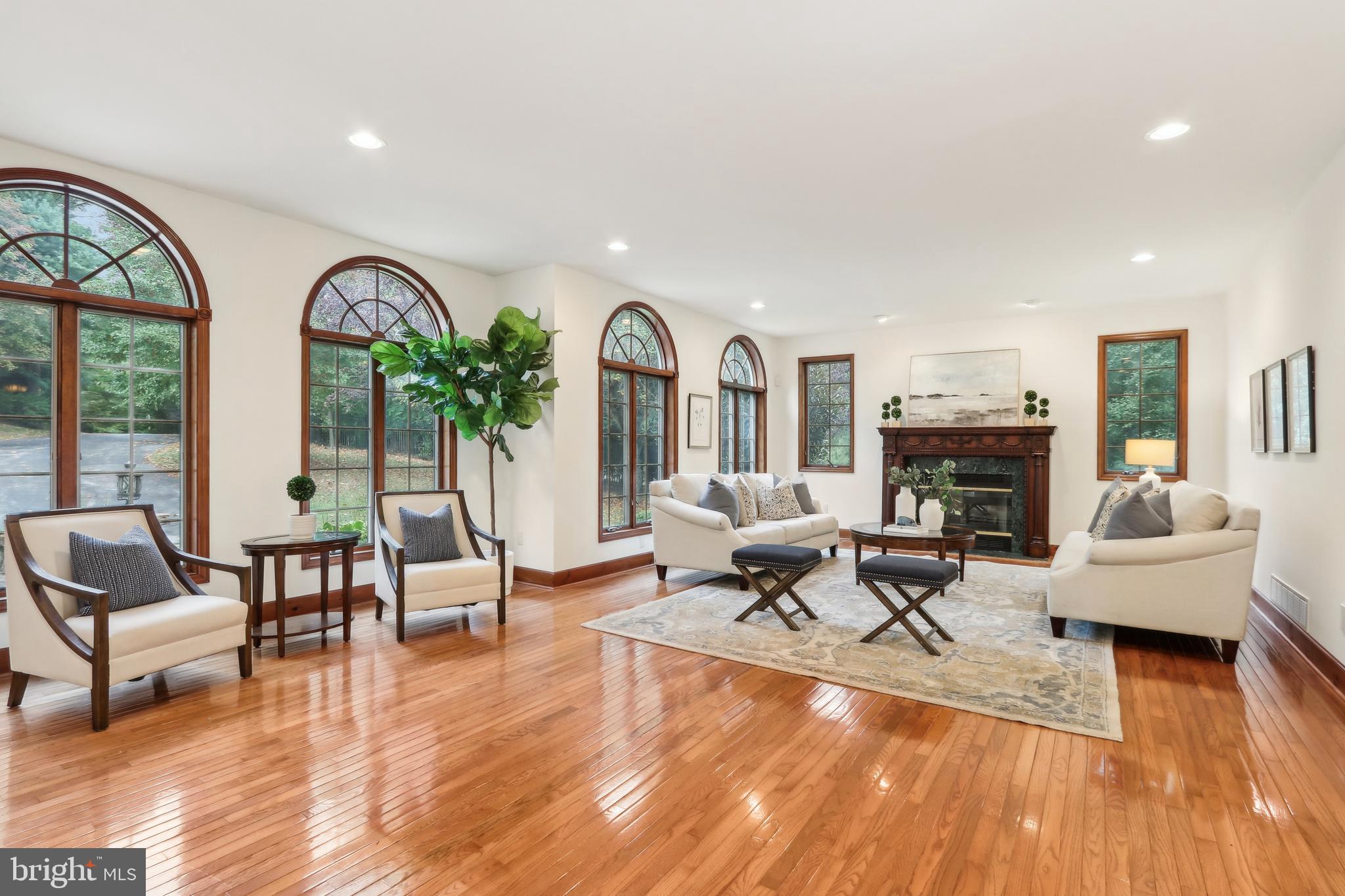 RADNOR HUNT - Residential