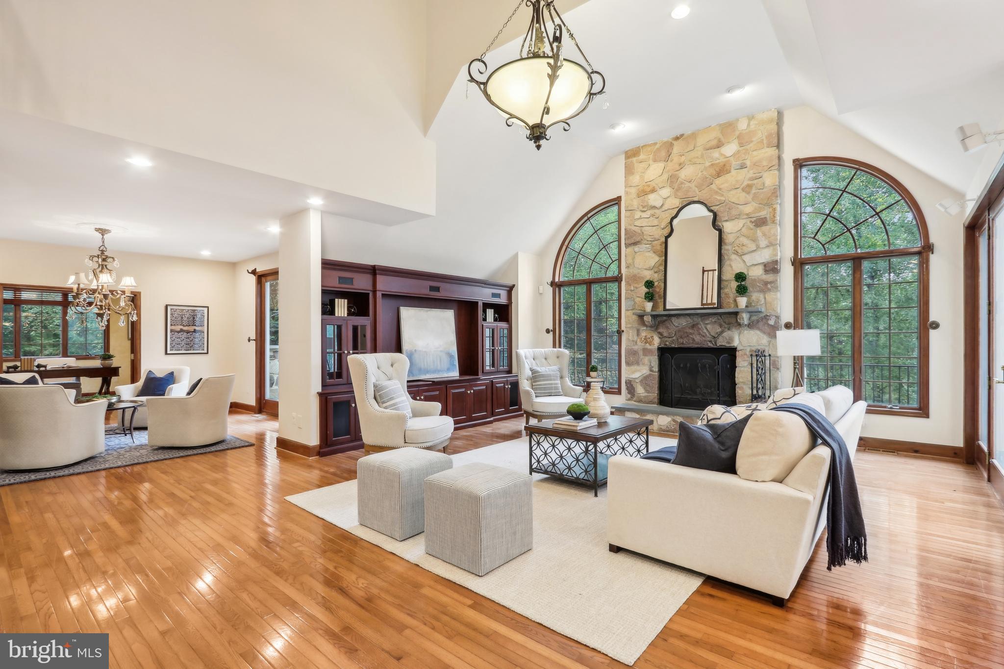 RADNOR HUNT - Residential