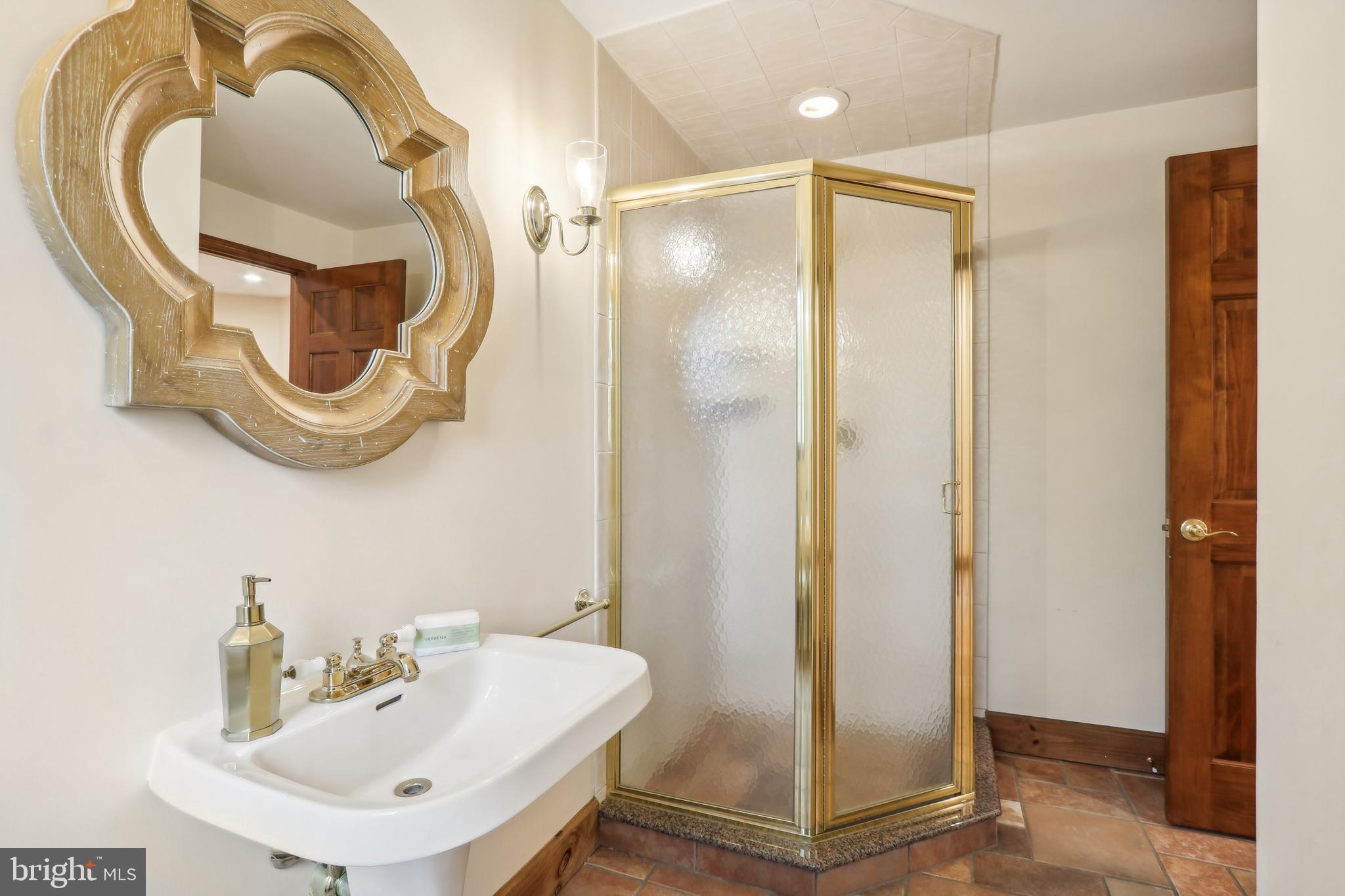 RADNOR HUNT - Residential