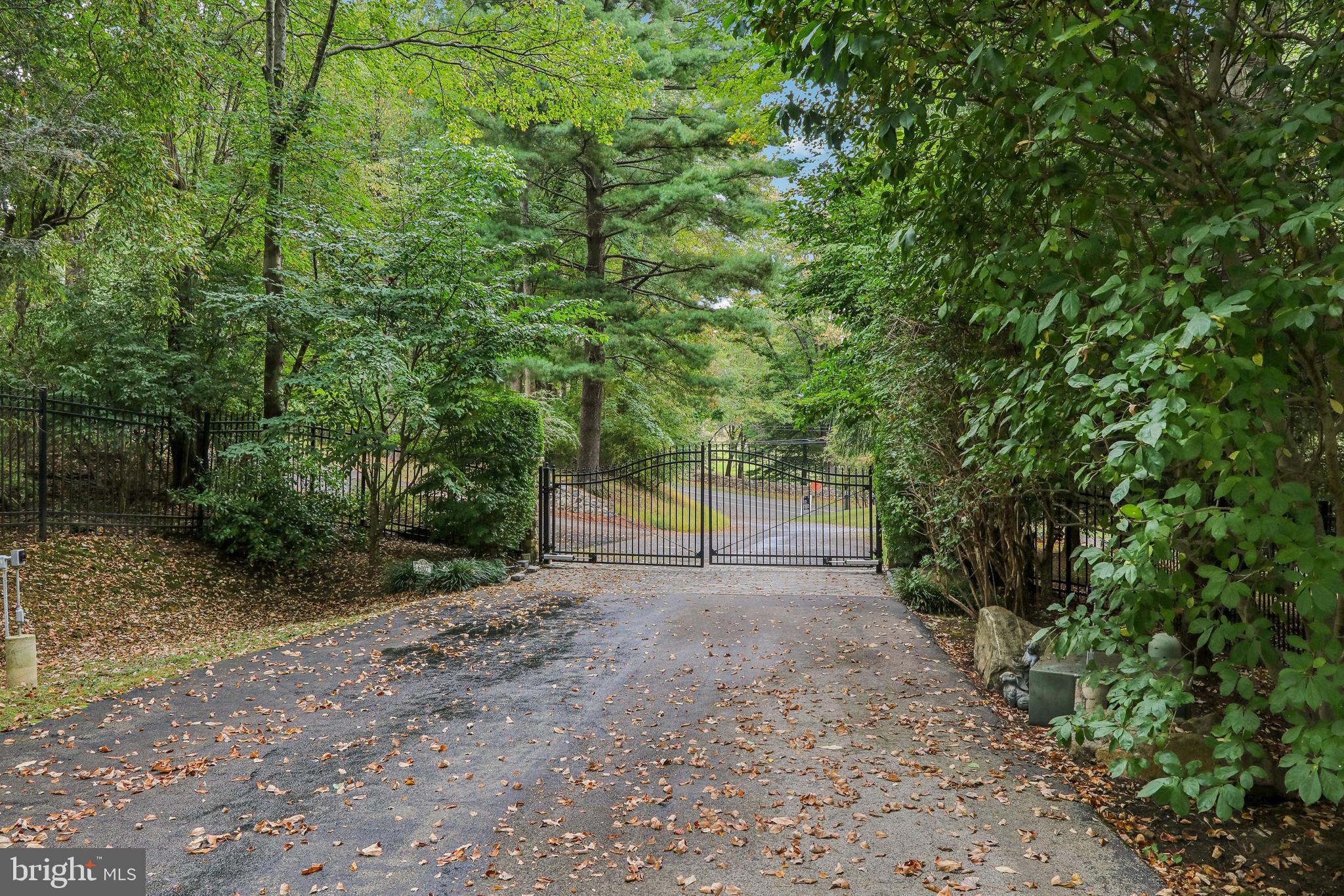 RADNOR HUNT - Residential