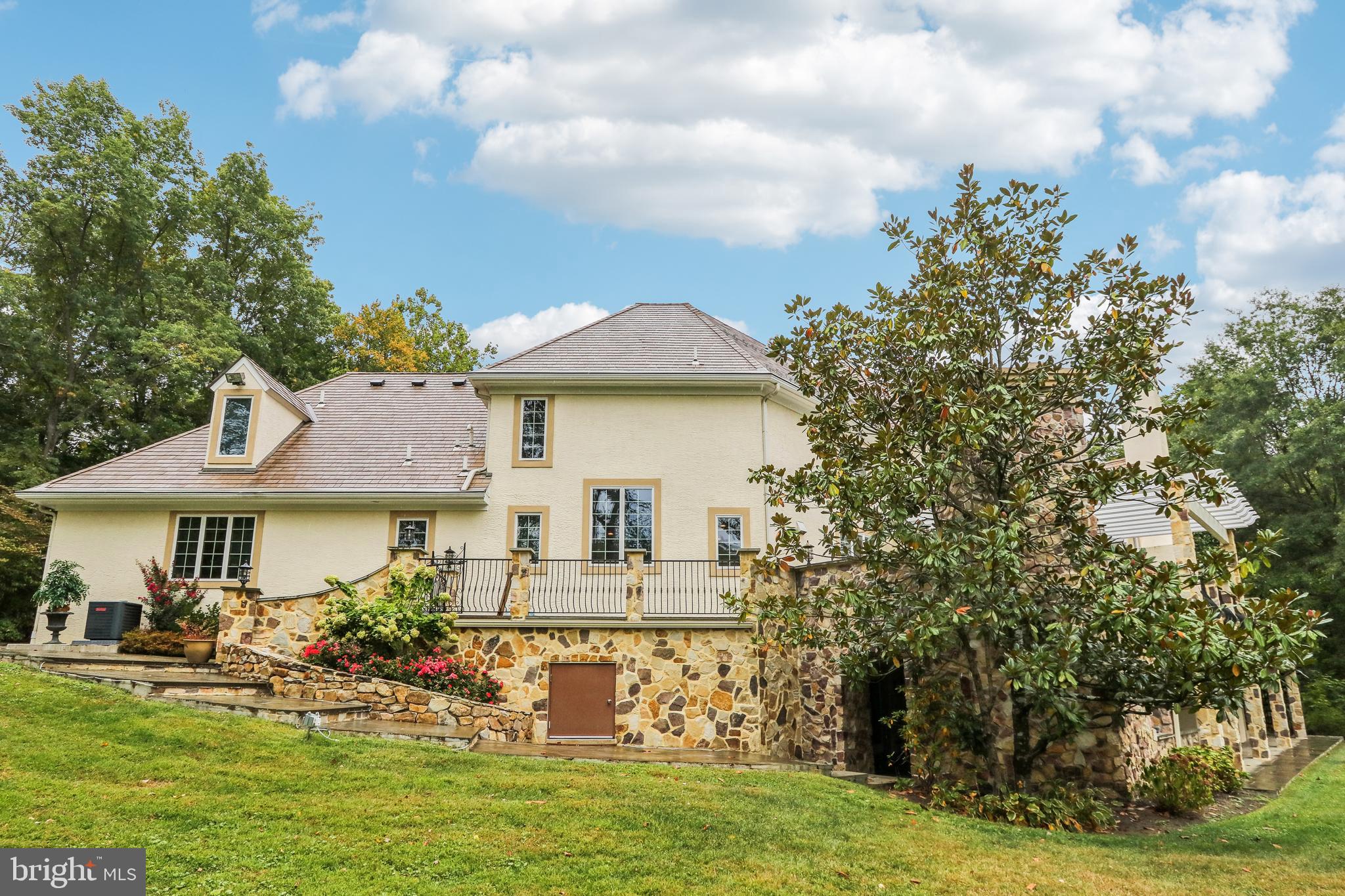 RADNOR HUNT - Residential