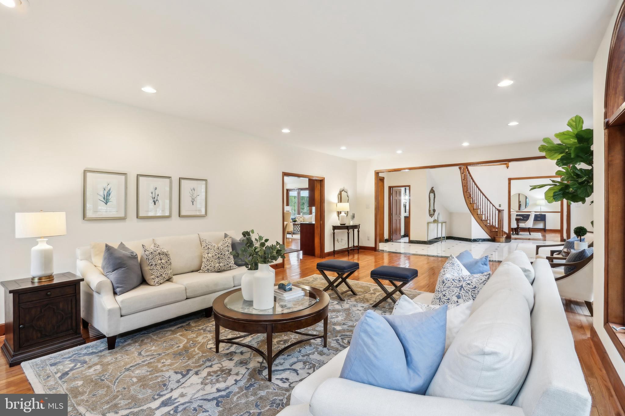 RADNOR HUNT - Residential