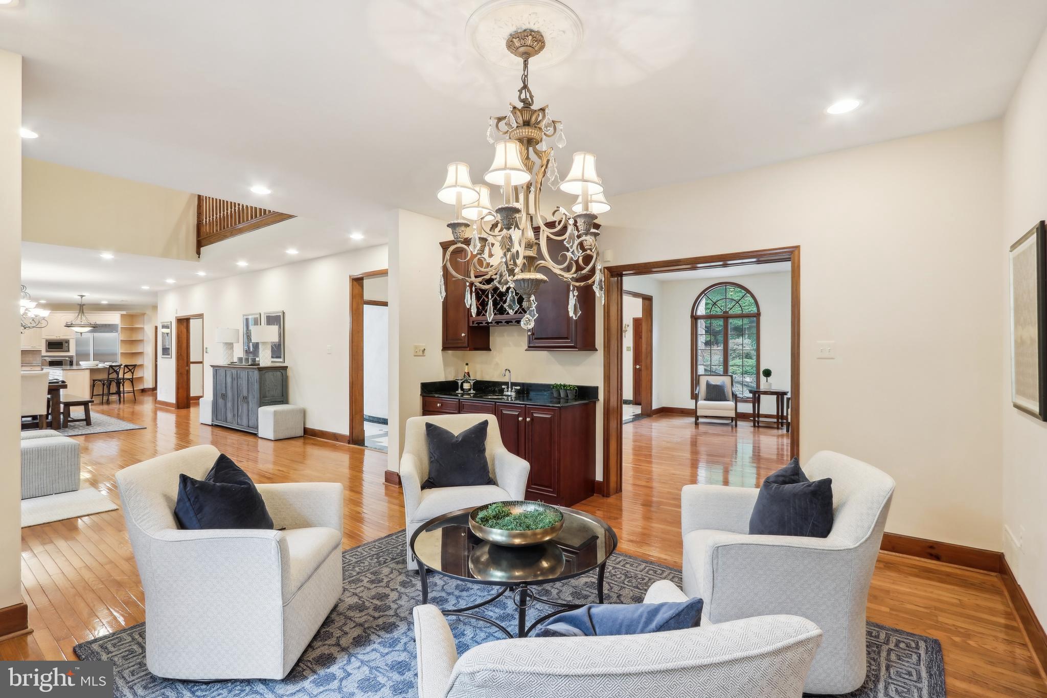 RADNOR HUNT - Residential