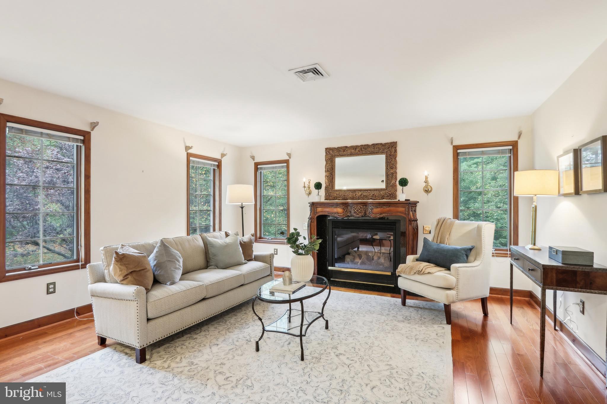 RADNOR HUNT - Residential