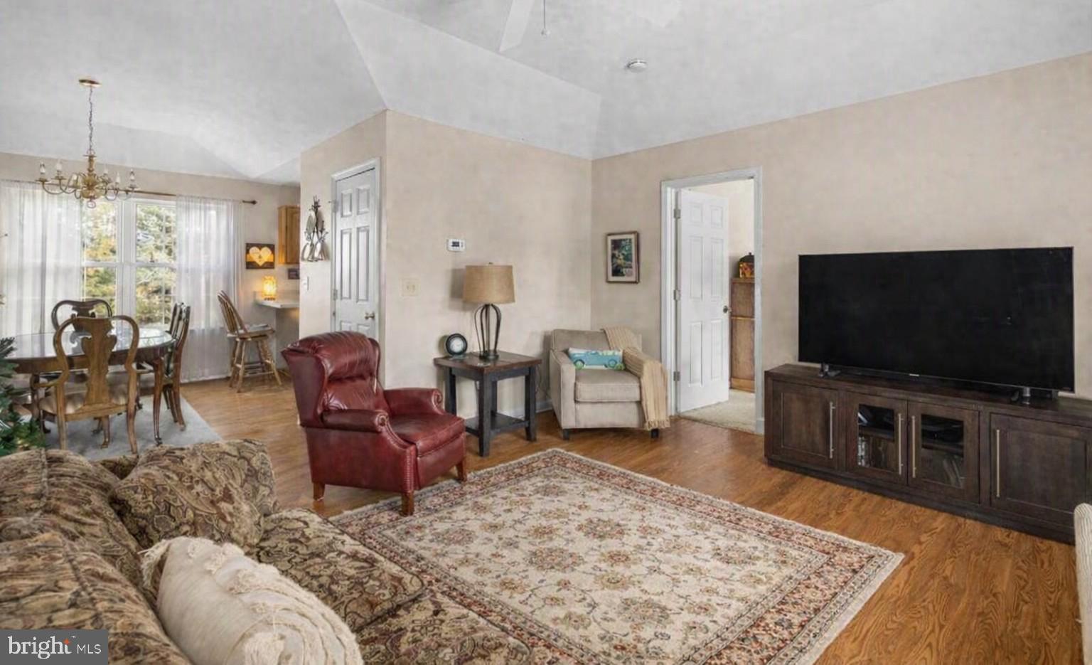 1076 STUART DRIVE