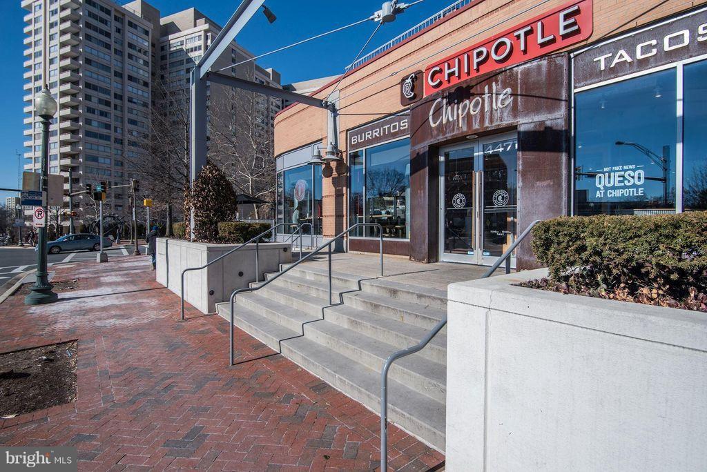 THE ELIZABETH - Residential Lease