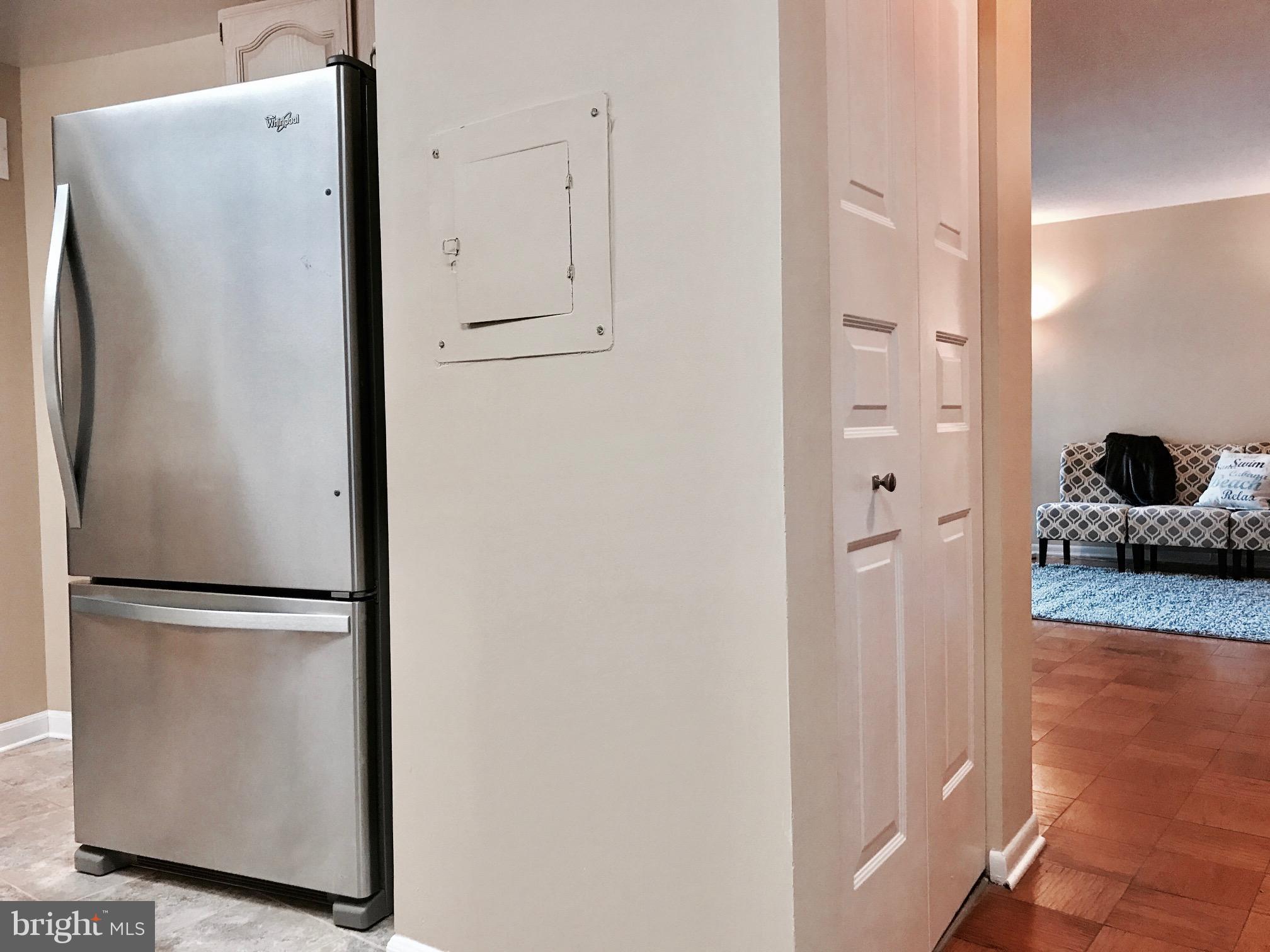 THE ELIZABETH - Residential Lease