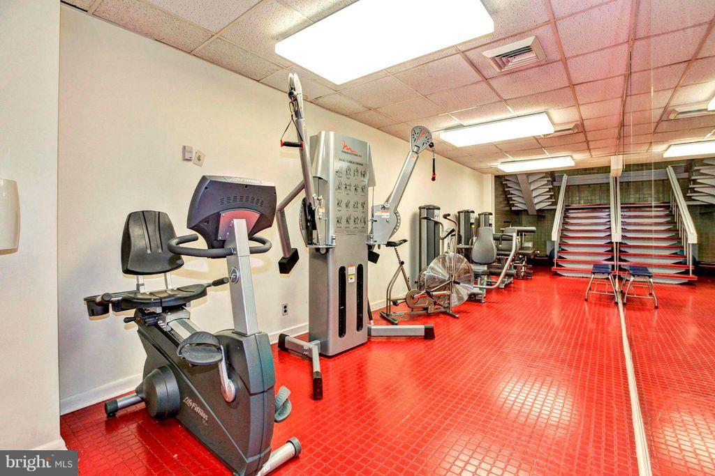 THE ELIZABETH - Residential Lease