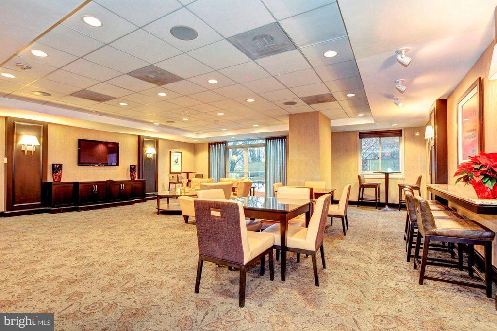 THE ELIZABETH - Residential Lease