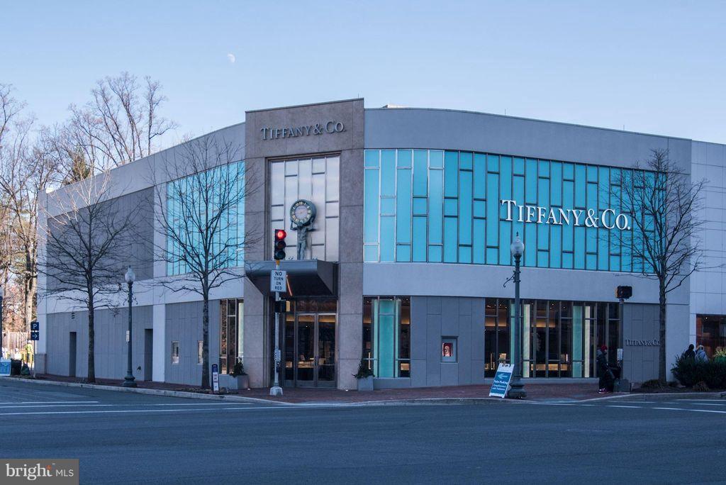 THE ELIZABETH - Residential Lease