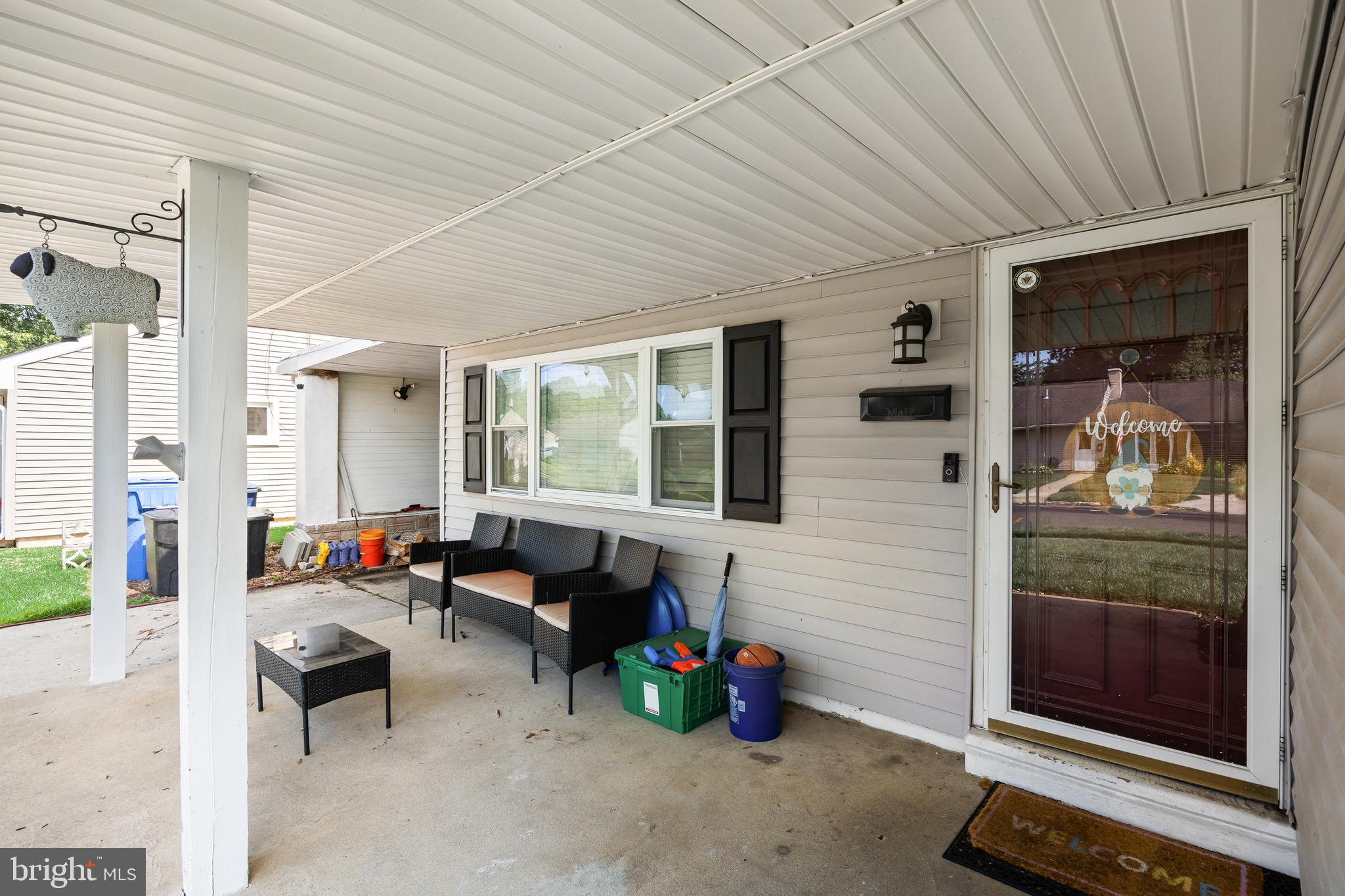 7 ROSE AVENUE