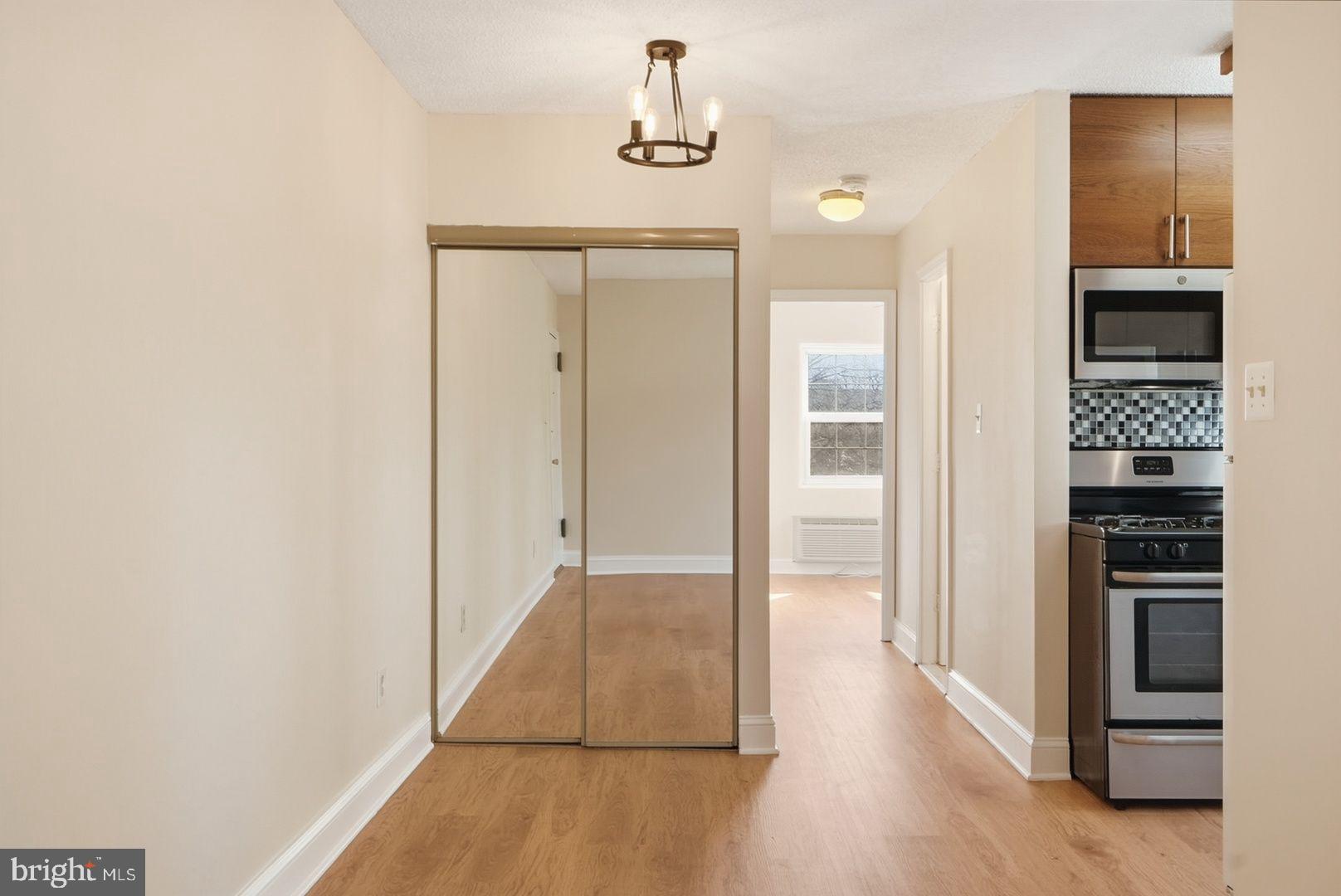 2239 FARRINGTON AVENUE 05-302