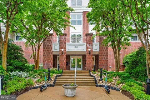 1641 International Drive Unit 215, McLean, VA MLS: VAFX2238930