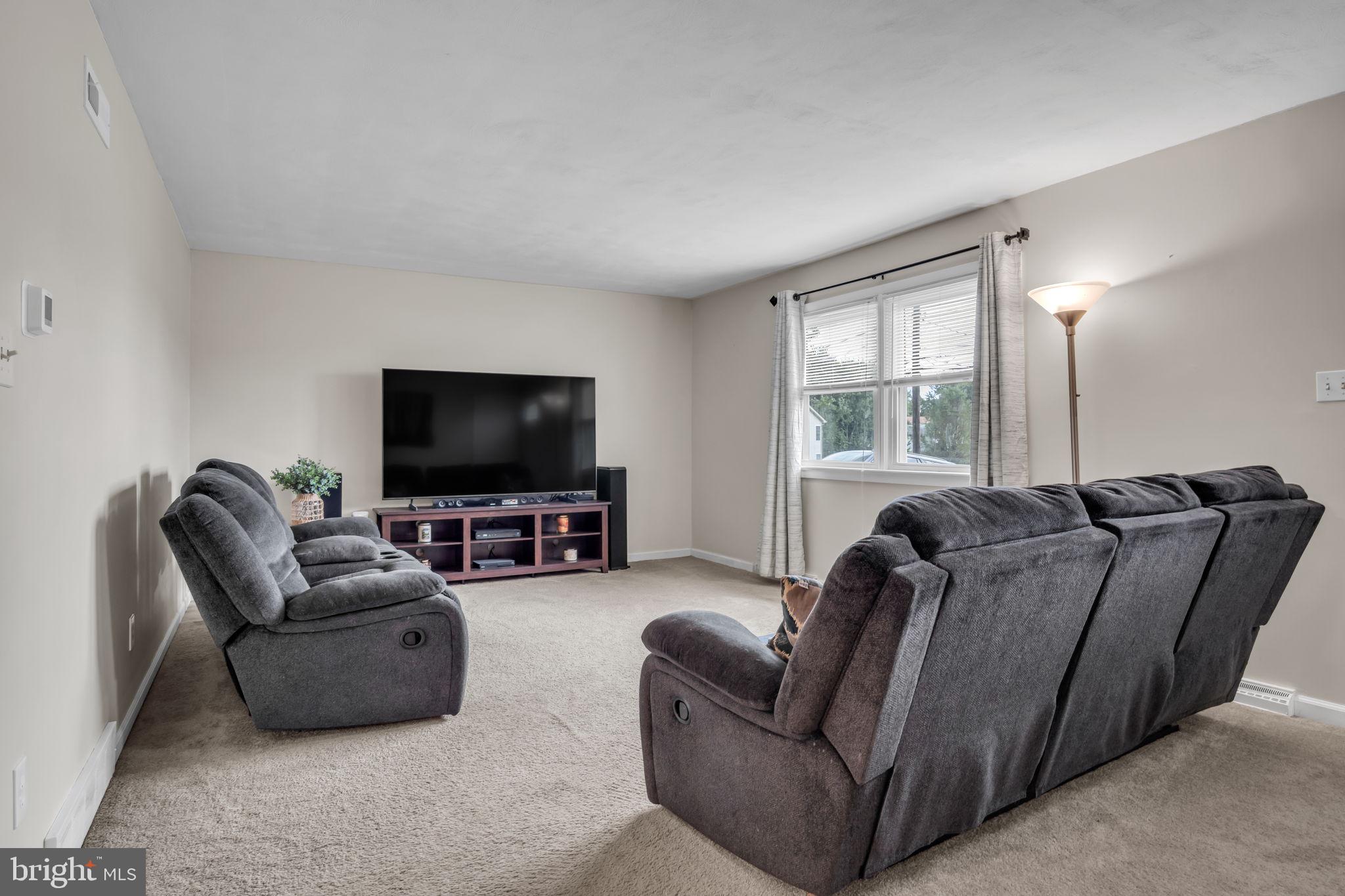 7894 MANOR DRIVE