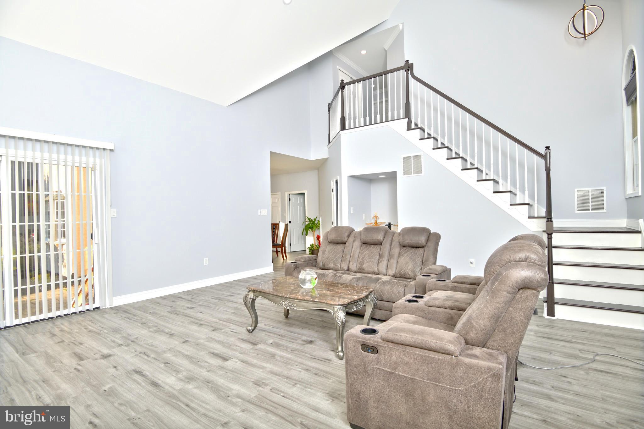 HEATHER LEA - Residential