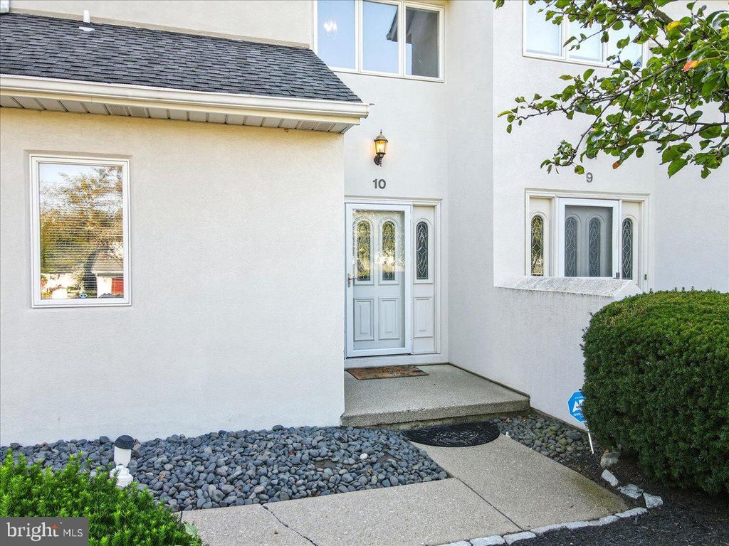 Photo of 10 Aspen Court, EASTON, PA 18040 (MLS # PANH2008848)