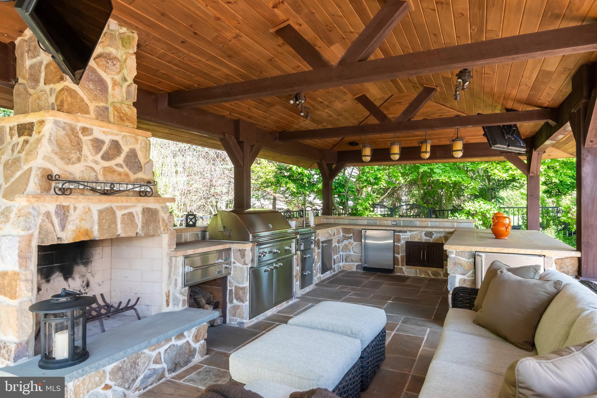 KIMBERTON HUNT - Residential