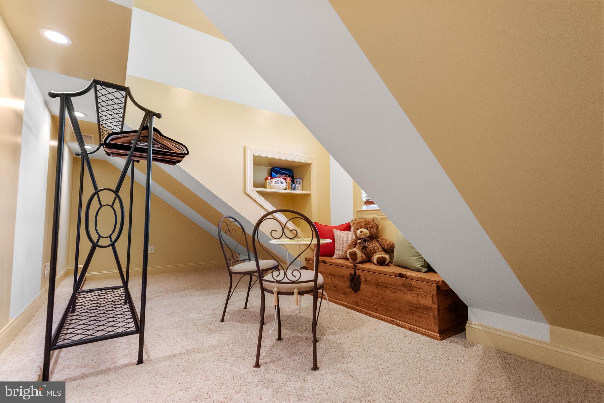 KIMBERTON HUNT - Residential