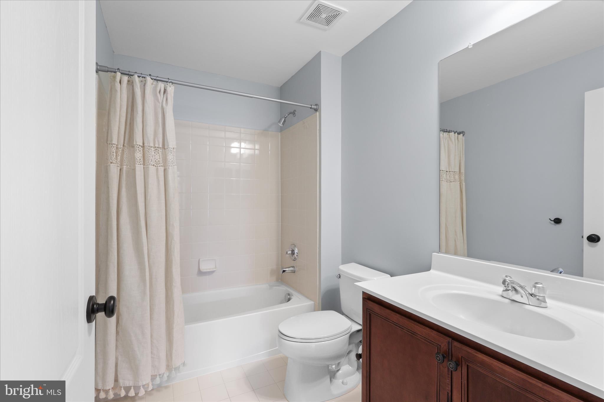 DOMINION VALLEY COUNTRY CLUB - Residential Lease