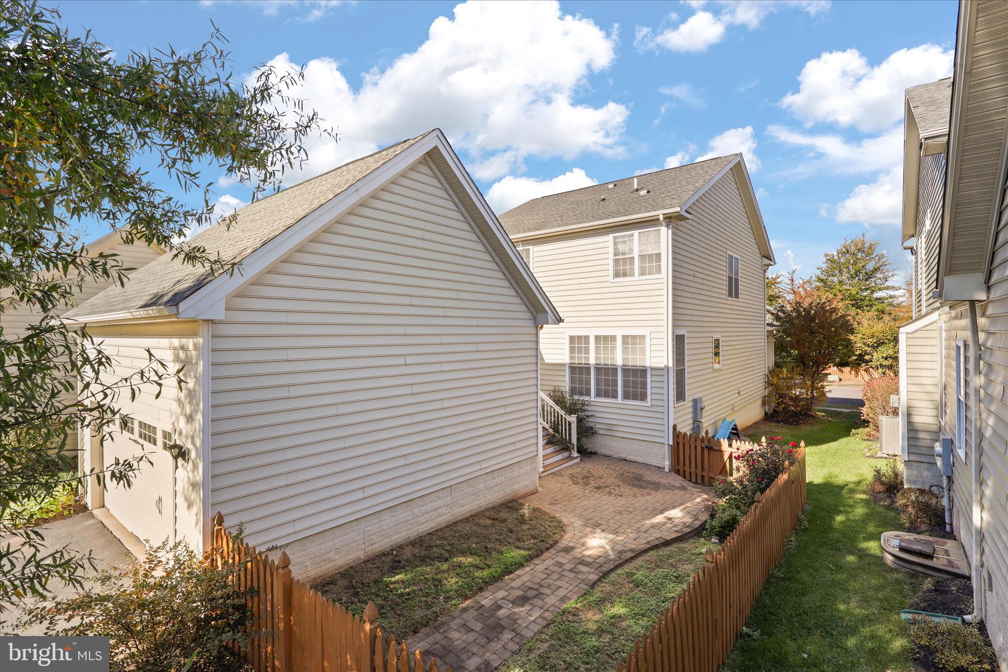 DOMINION VALLEY COUNTRY CLUB - Residential Lease