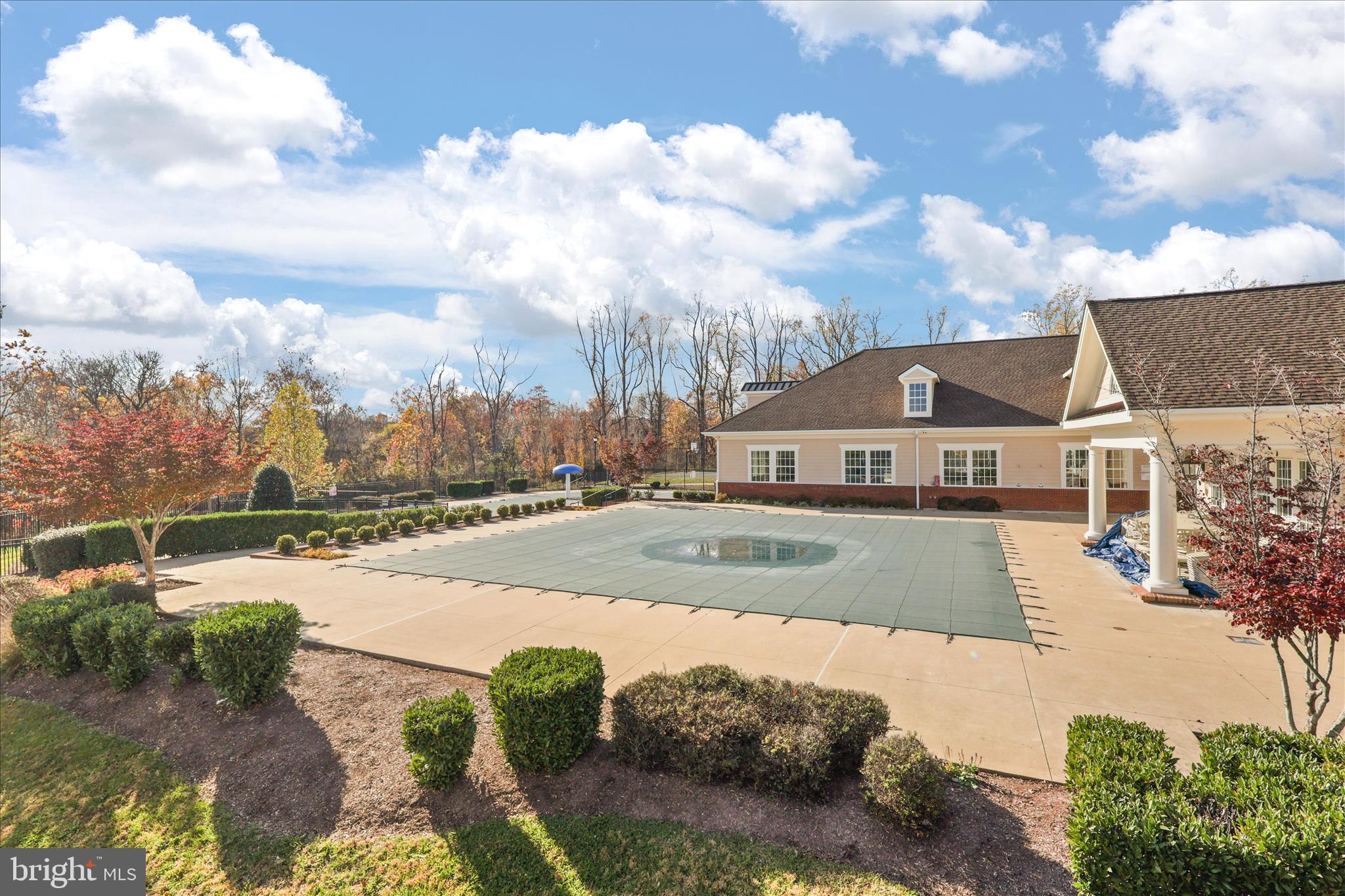 DOMINION VALLEY COUNTRY CLUB - Residential Lease