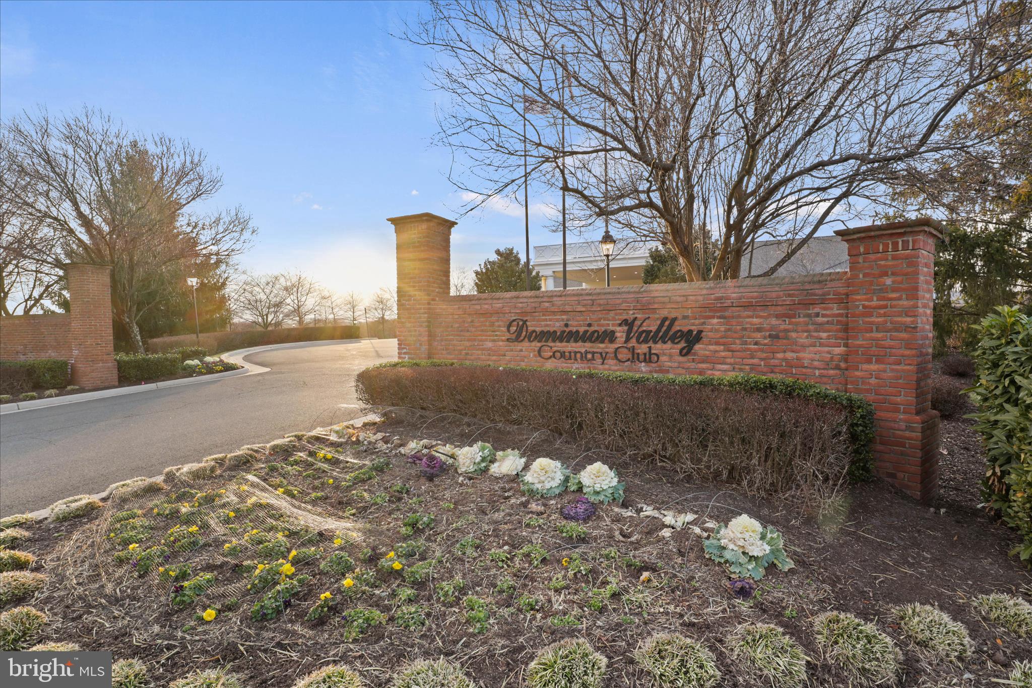 DOMINION VALLEY COUNTRY CLUB - Residential Lease