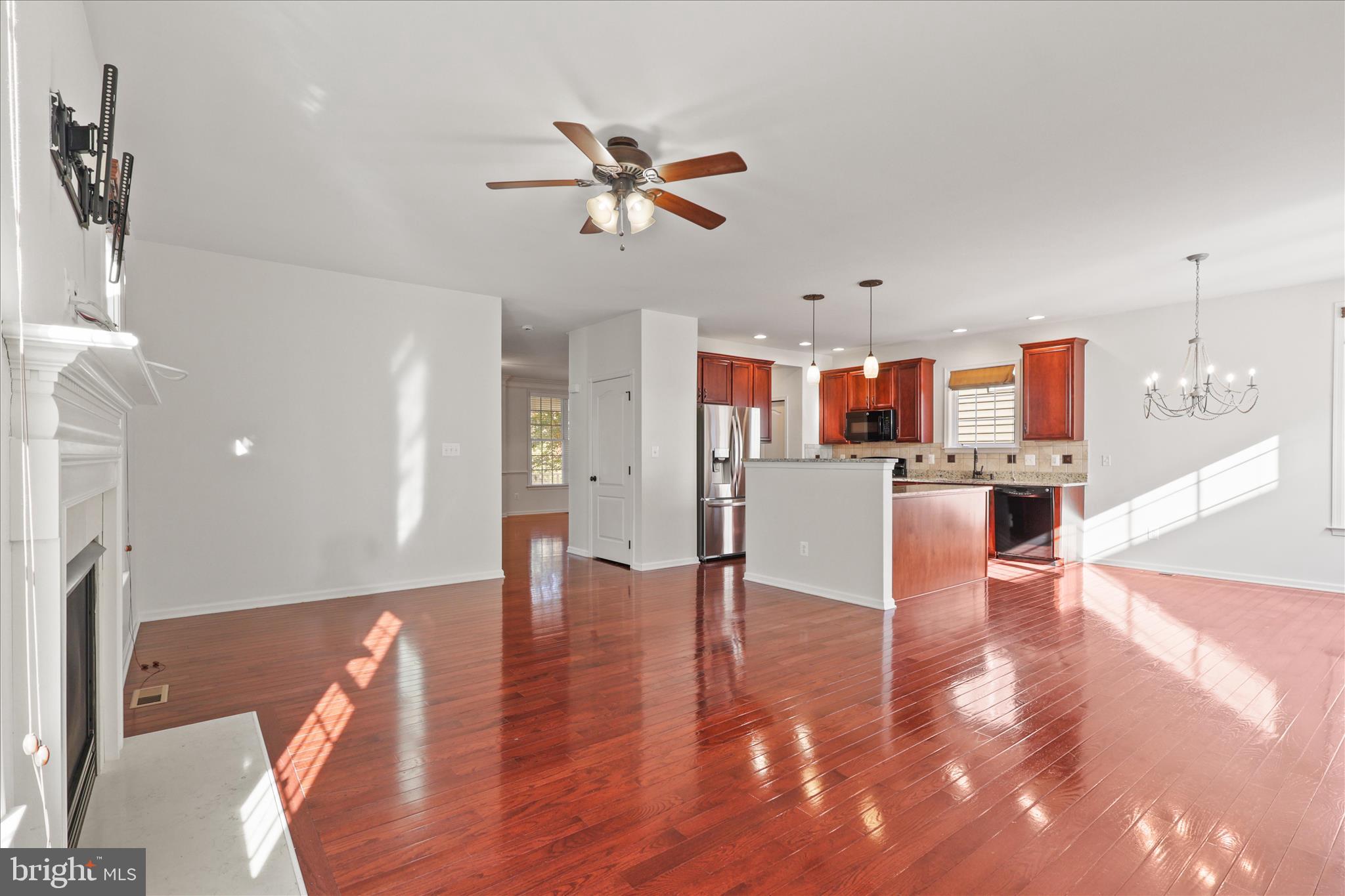 DOMINION VALLEY COUNTRY CLUB - Residential Lease