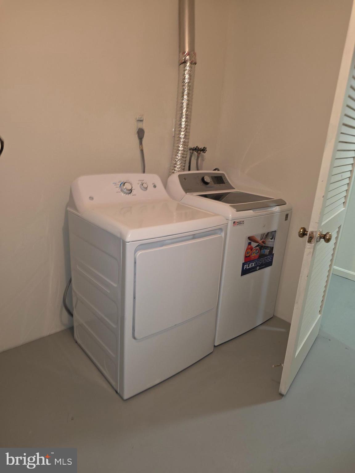 PINEWOOD HILL - Residential