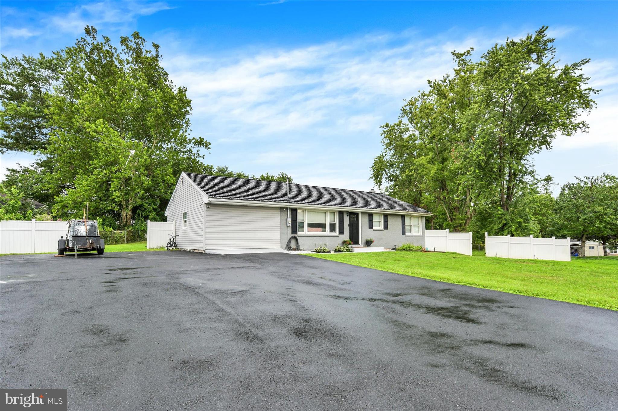 12 WHITE BIRCH AVENUE