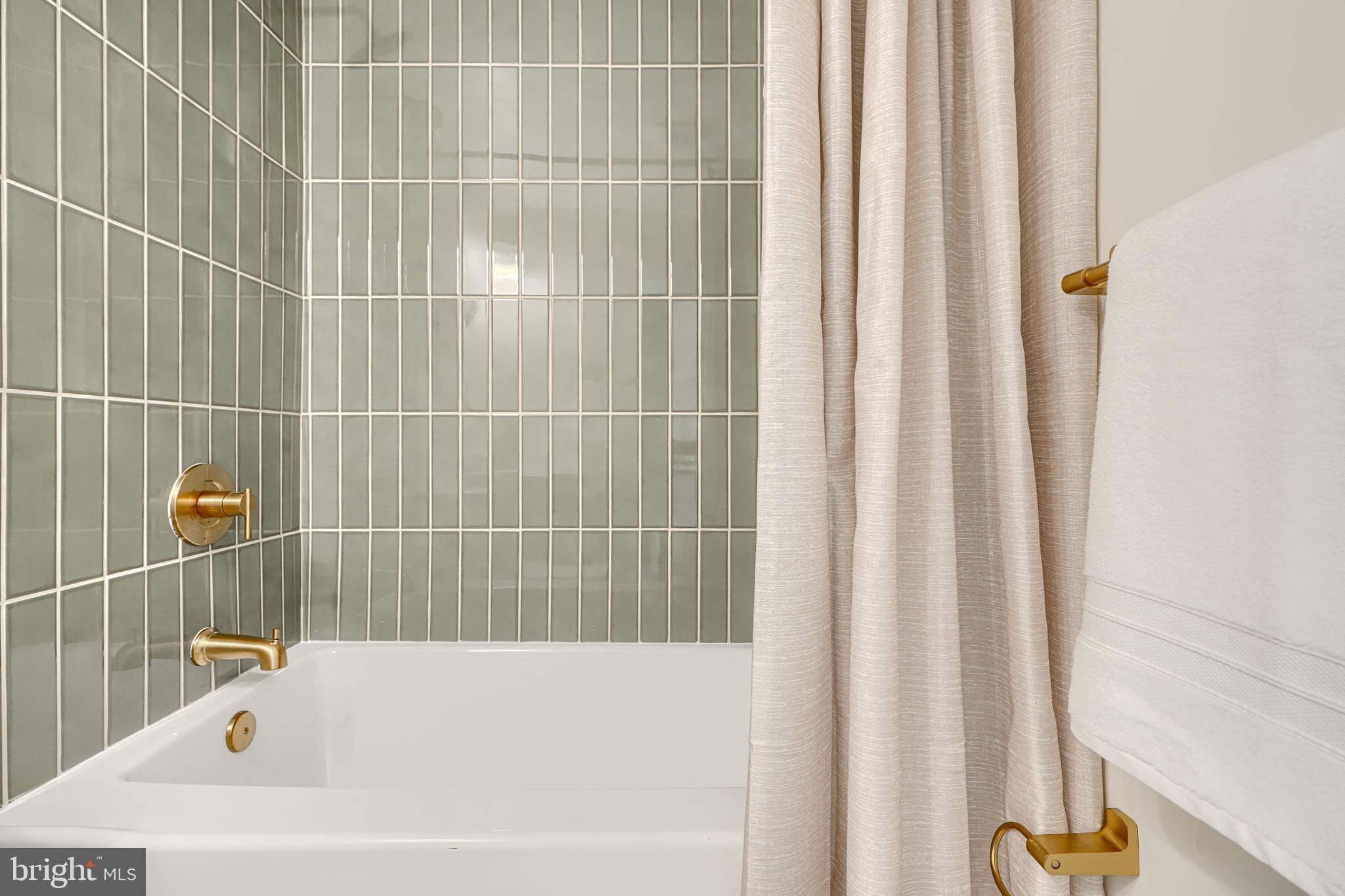 CARROLL CREST - Residential