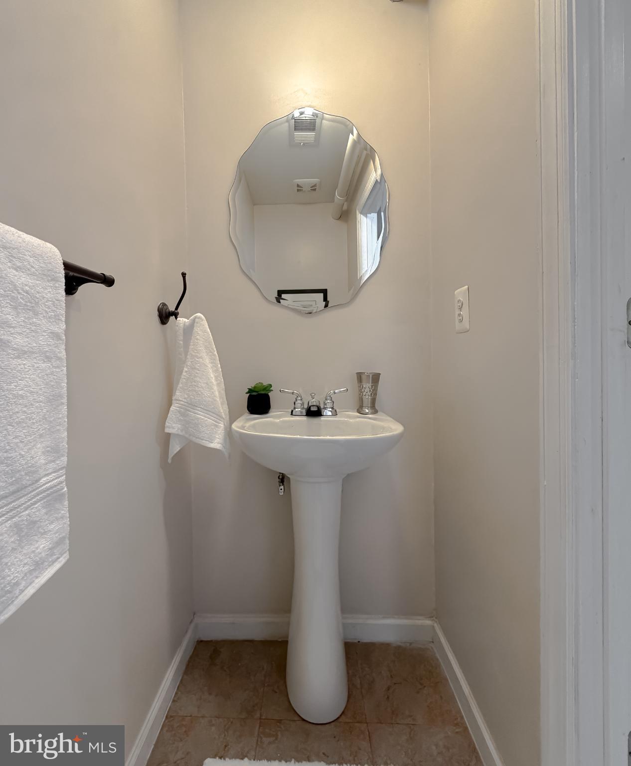 WESTBURY PUB - Residential