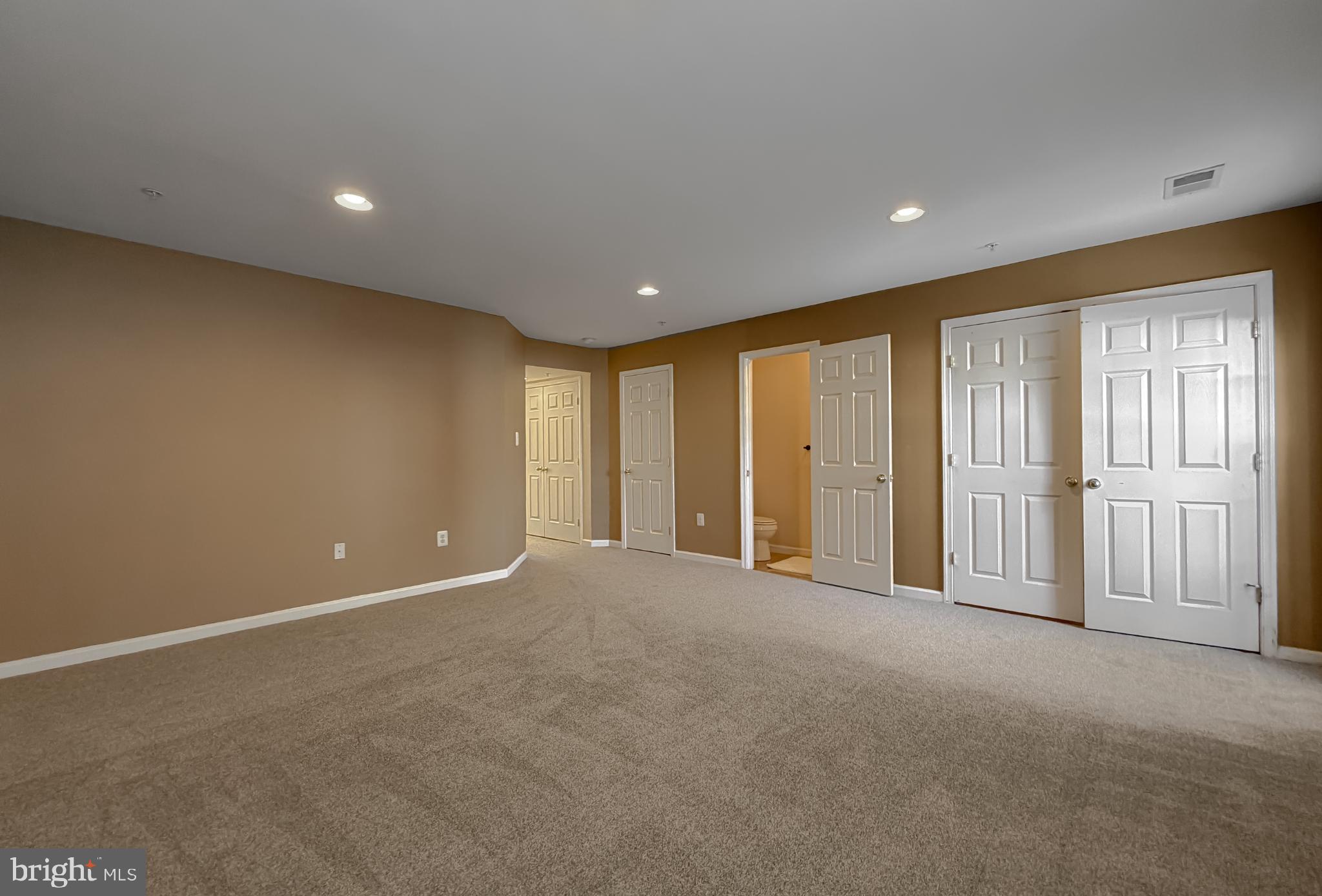 WESTBURY PUB - Residential