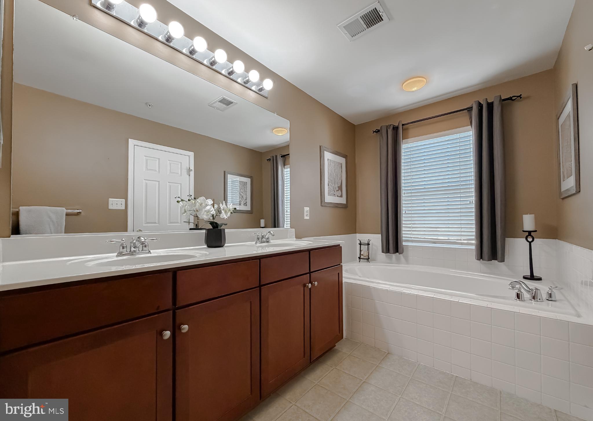 WESTBURY PUB - Residential