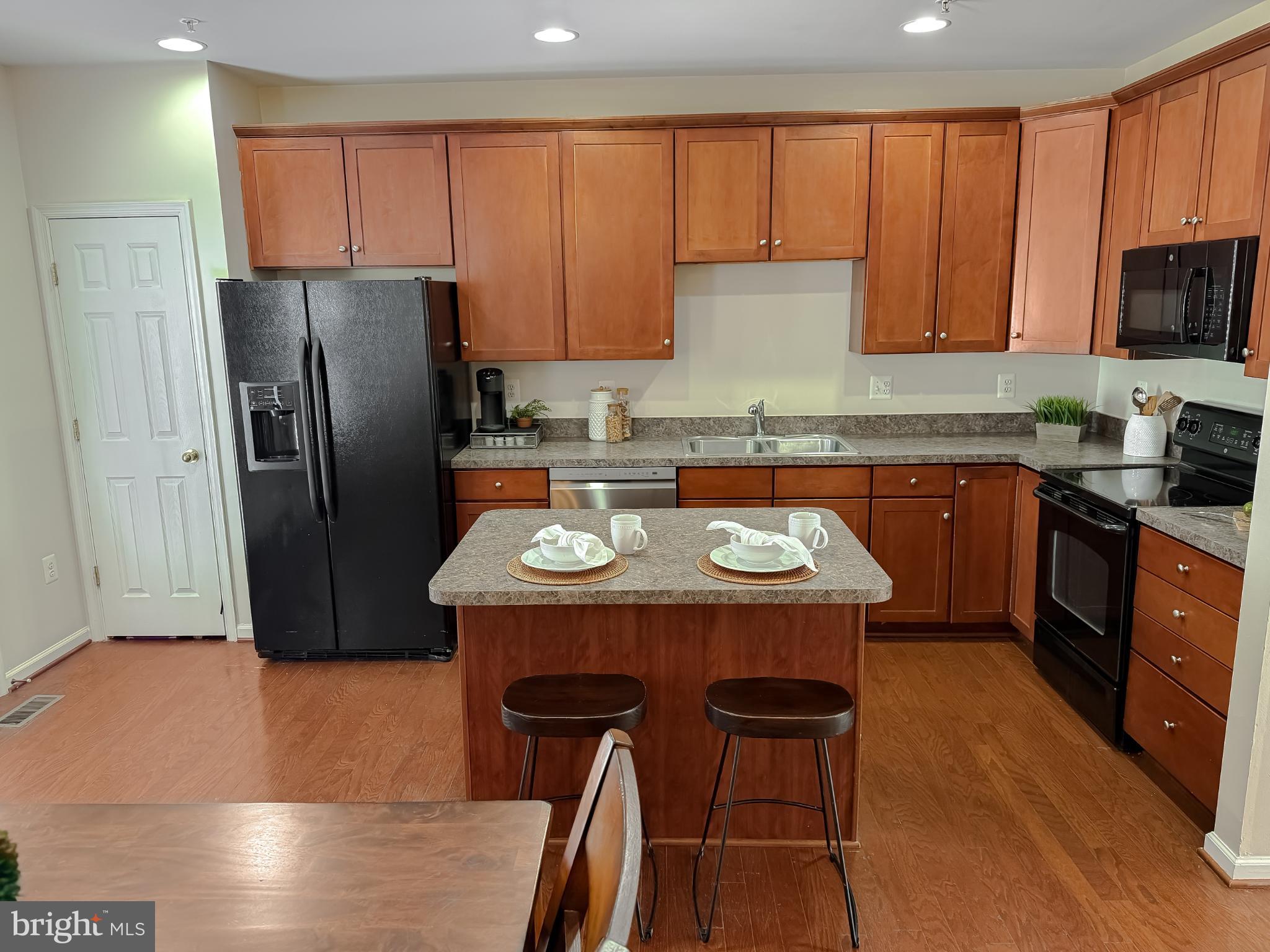 WESTBURY PUB - Residential