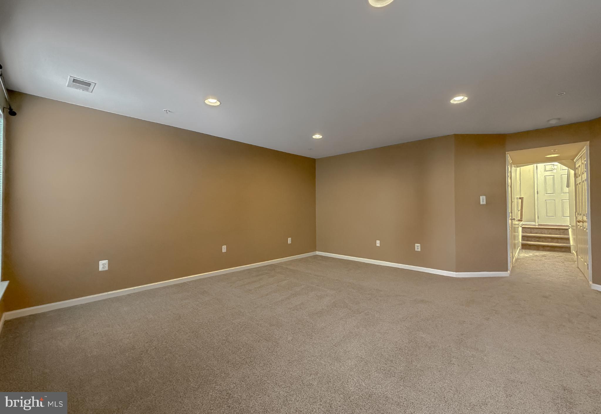 WESTBURY PUB - Residential