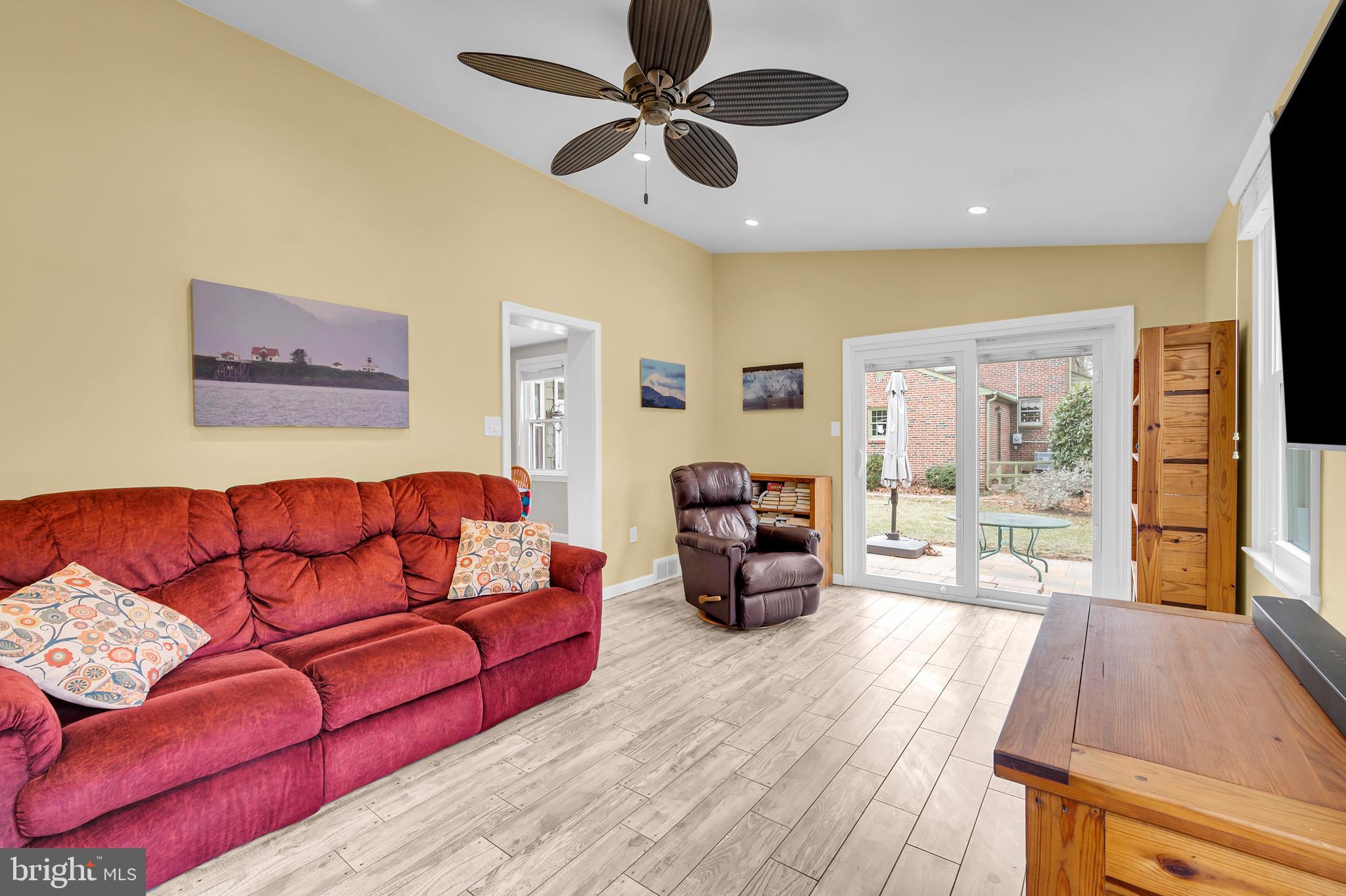 CARRCROFT CREST - Residential