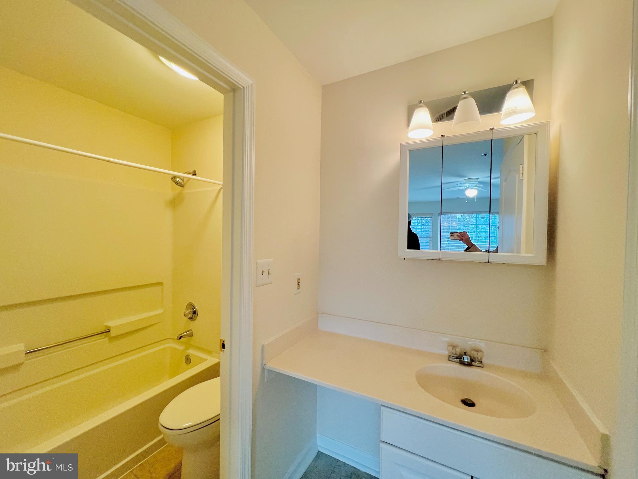 MONTGOMERY RUN - Residential Lease