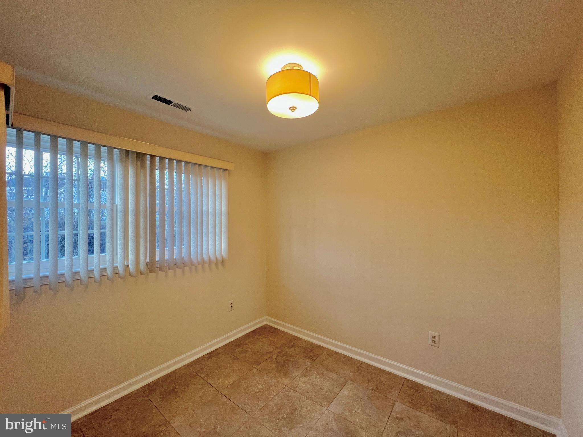 MONTGOMERY RUN - Residential Lease