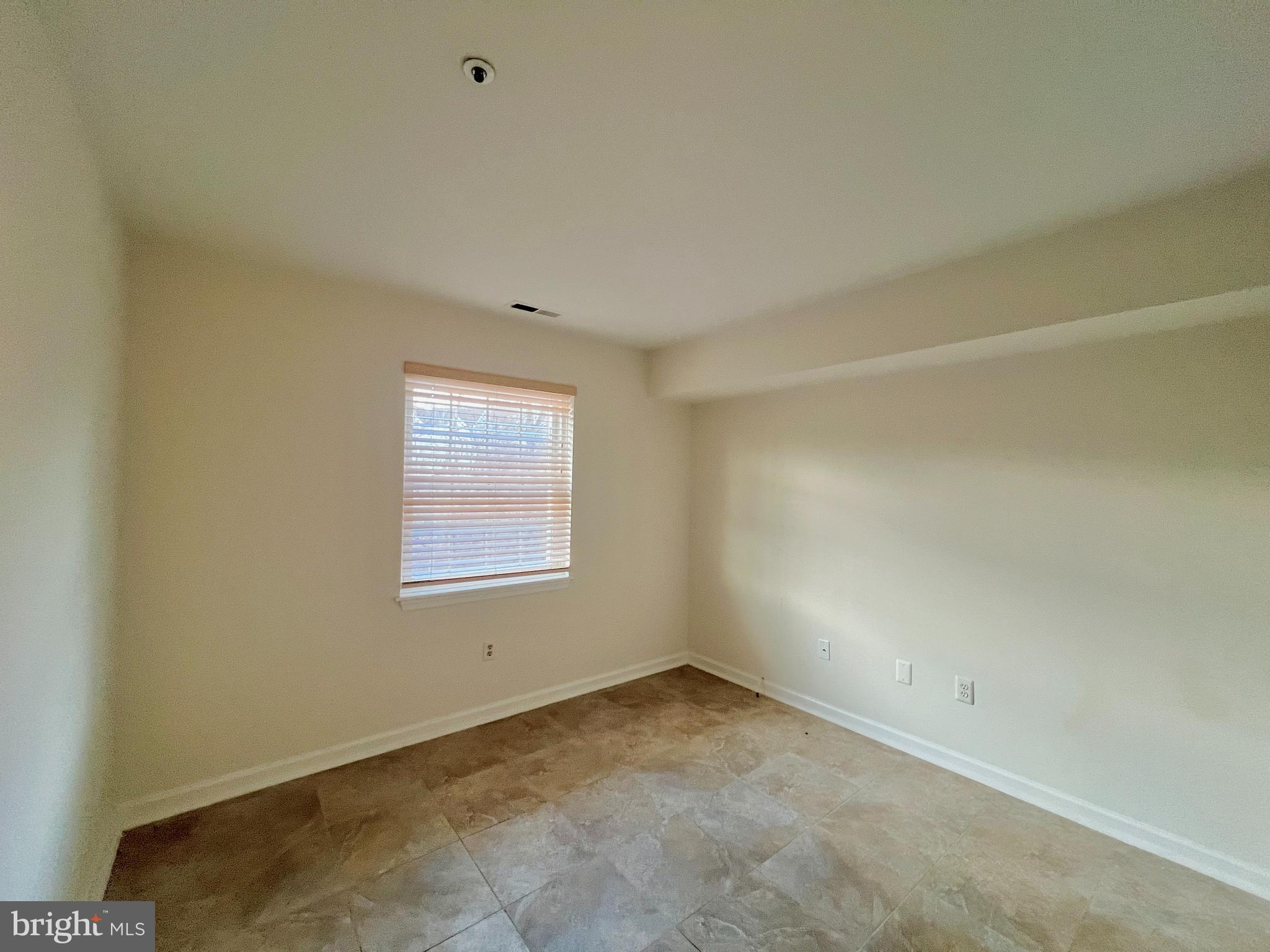 MONTGOMERY RUN - Residential Lease