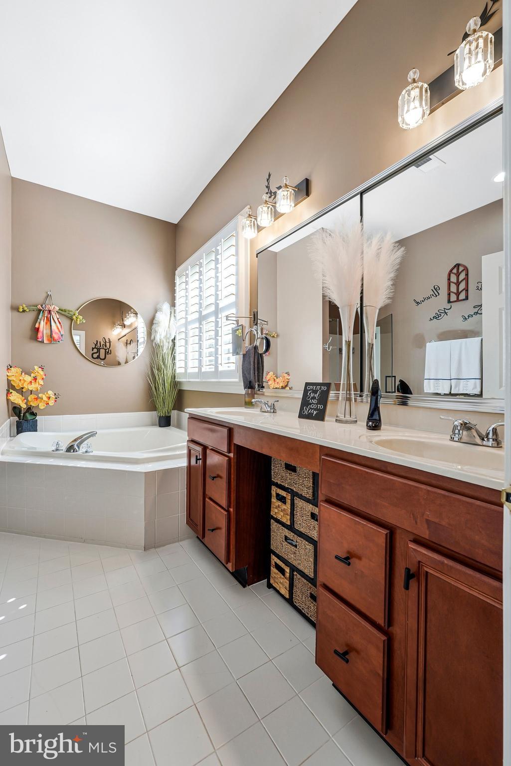 REGENCY AT DOMINION VALLEY - Residential