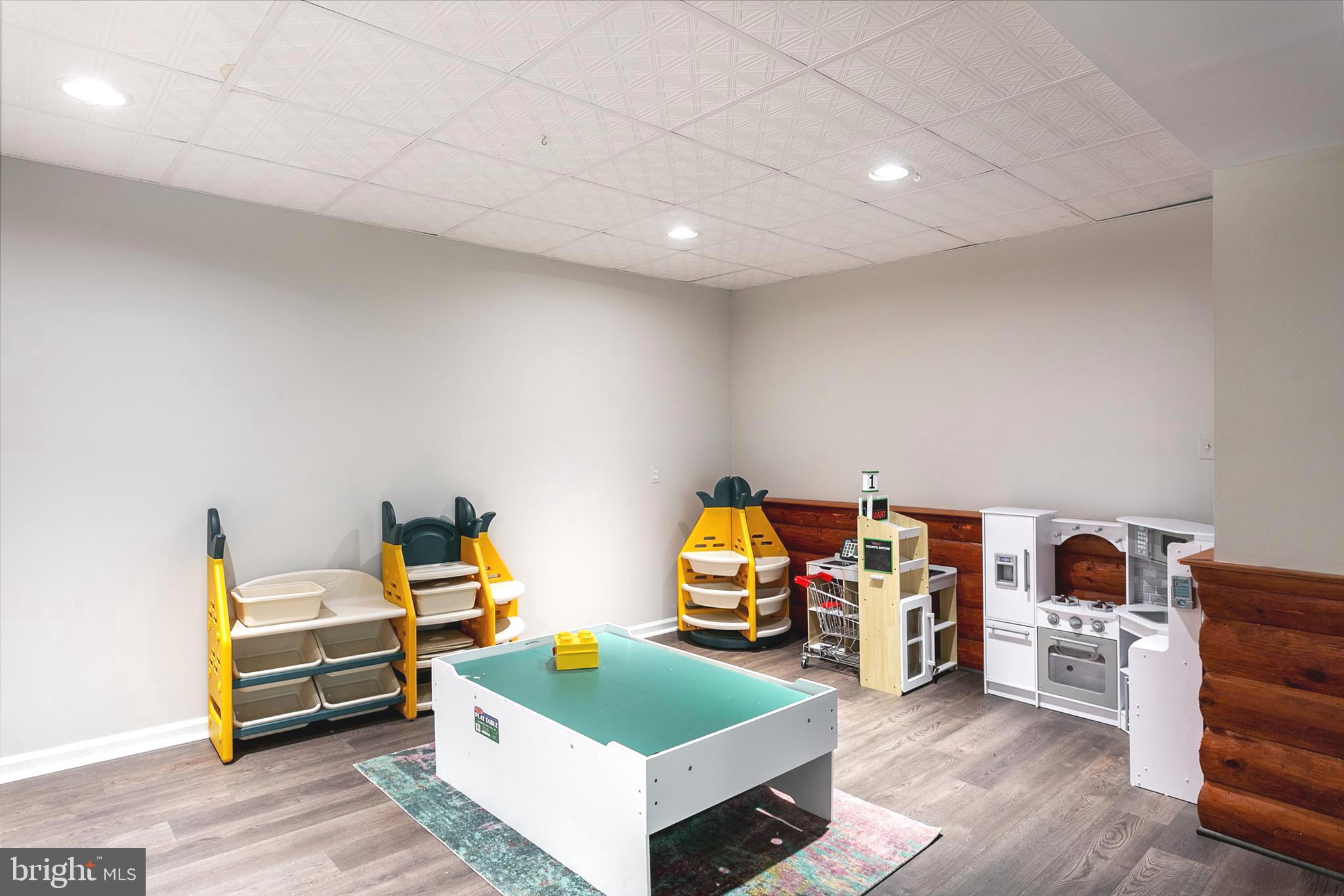 GLENCOE OAKS - Residential