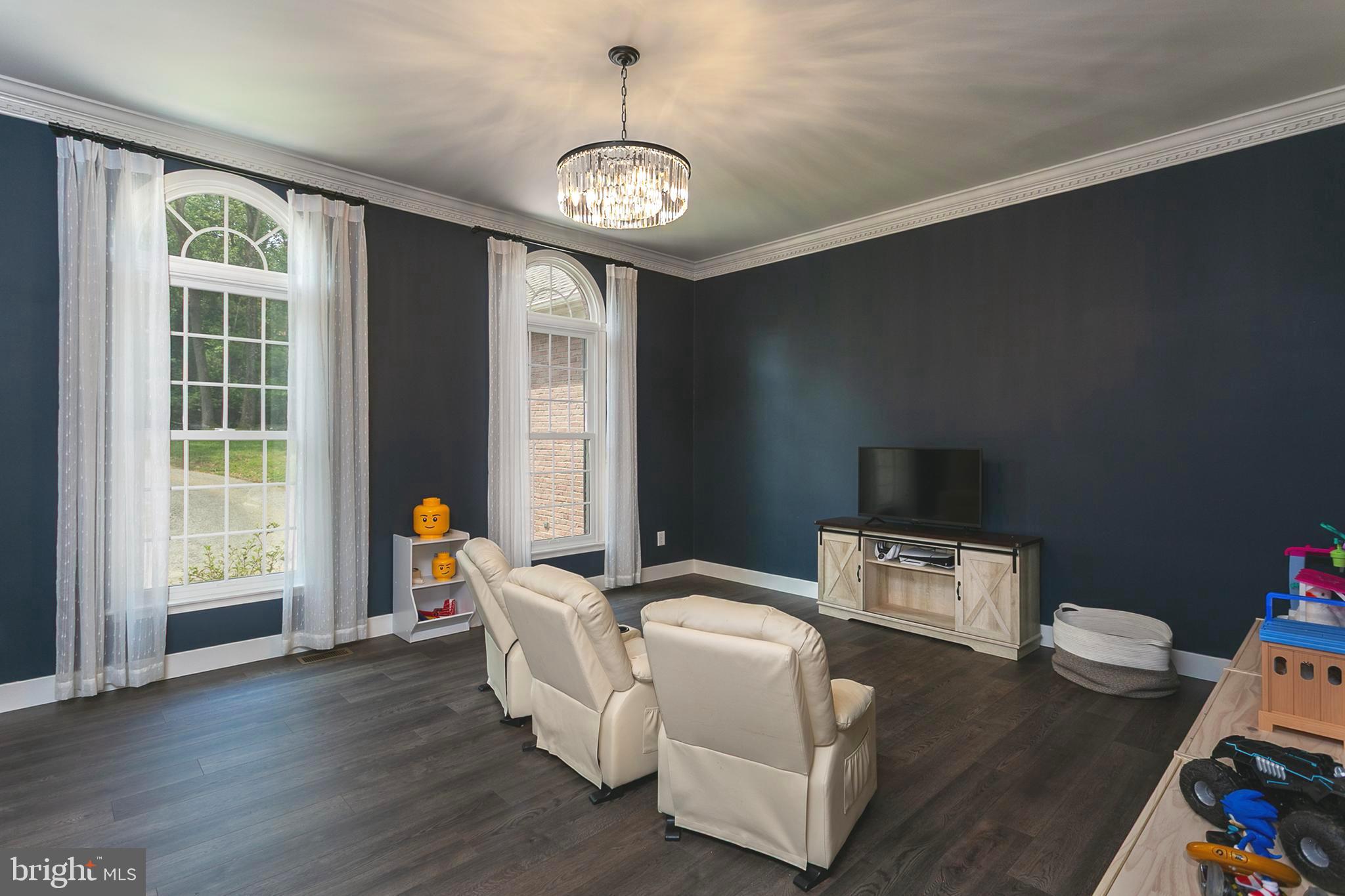 GLENCOE OAKS - Residential