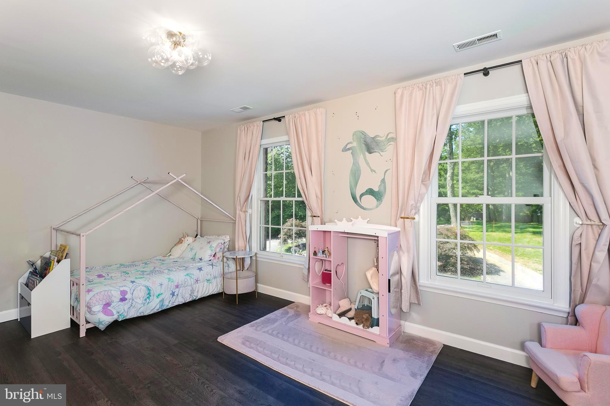 GLENCOE OAKS - Residential