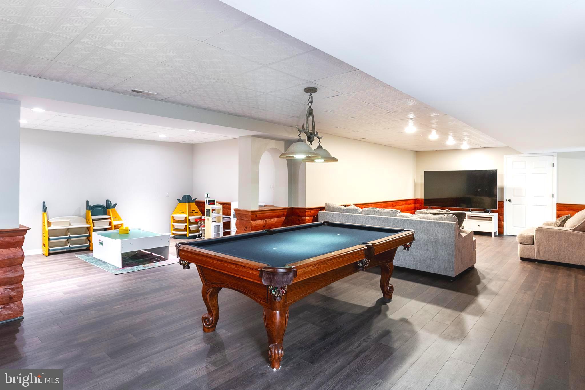 GLENCOE OAKS - Residential