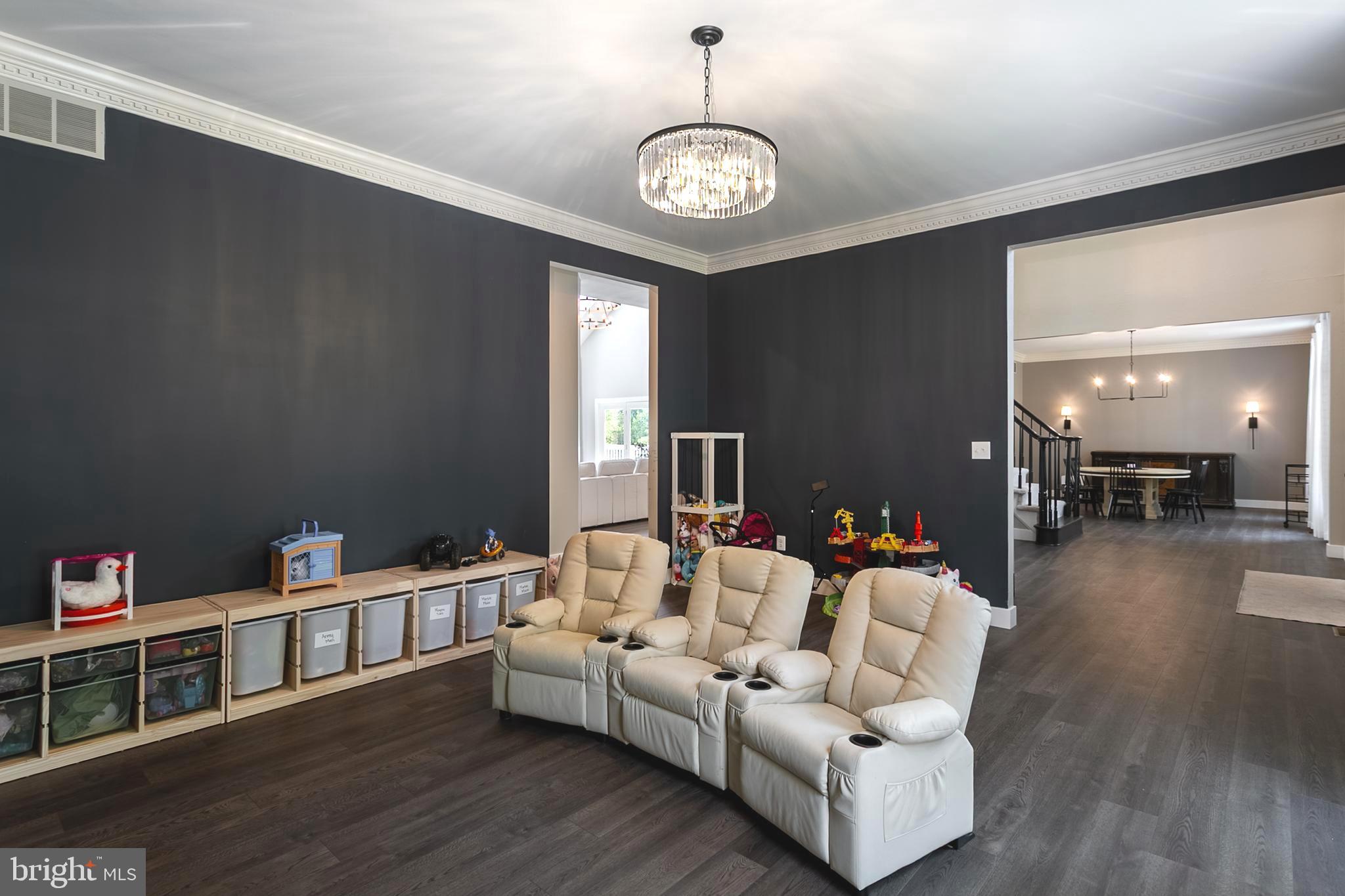 GLENCOE OAKS - Residential